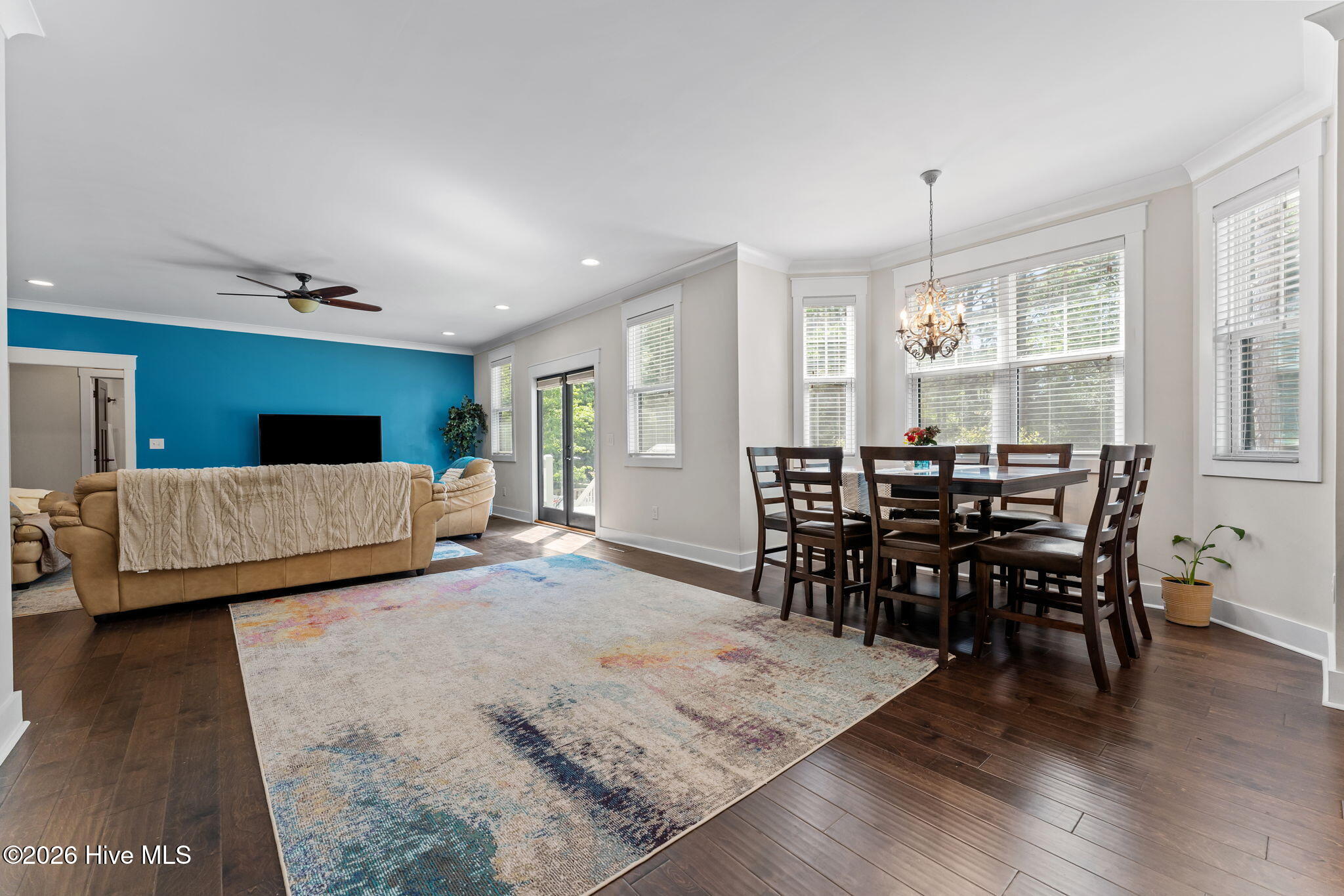 6 Wilshire Lane Property Photo 16