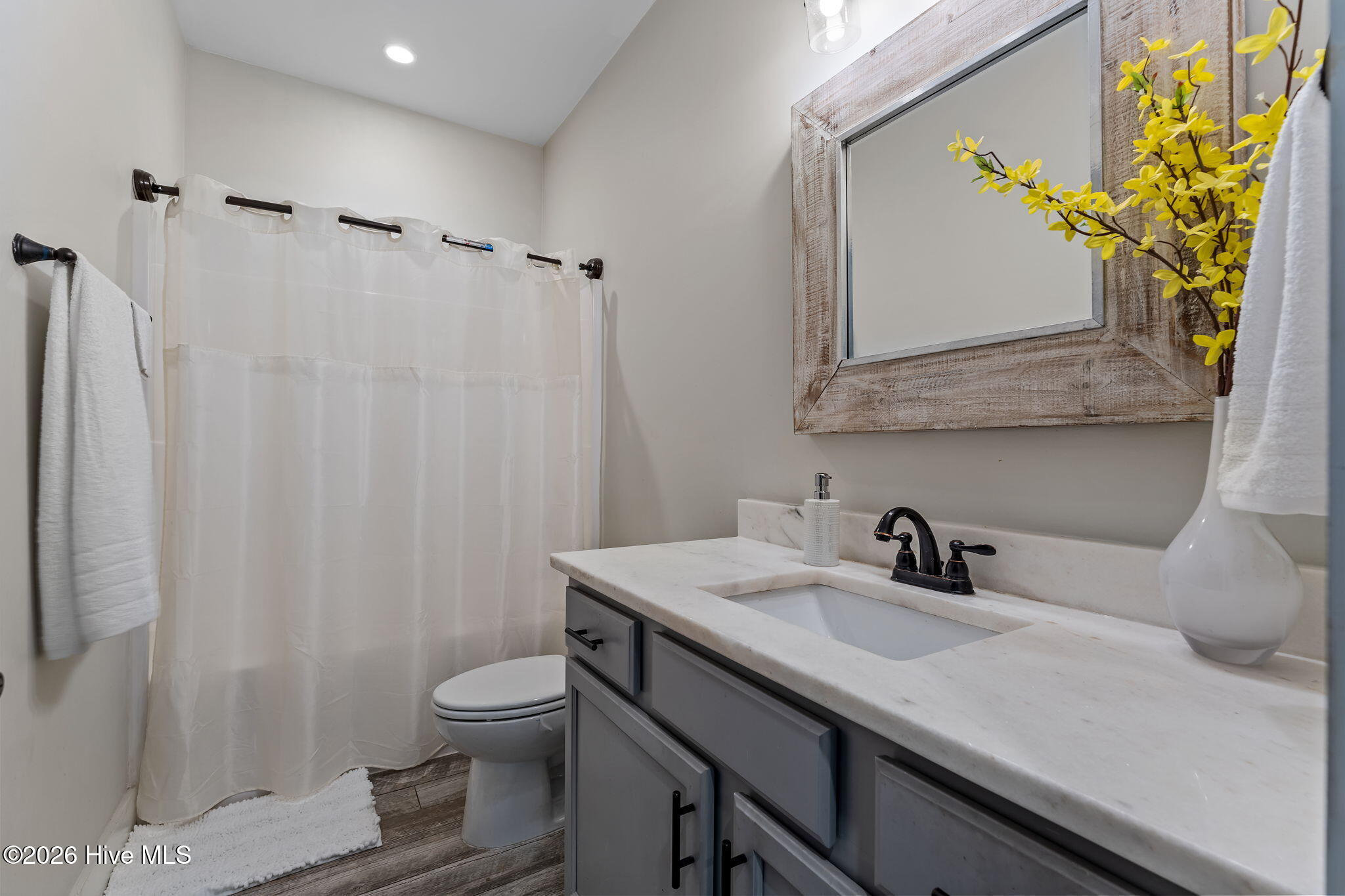 6 Wilshire Lane Property Photo 28