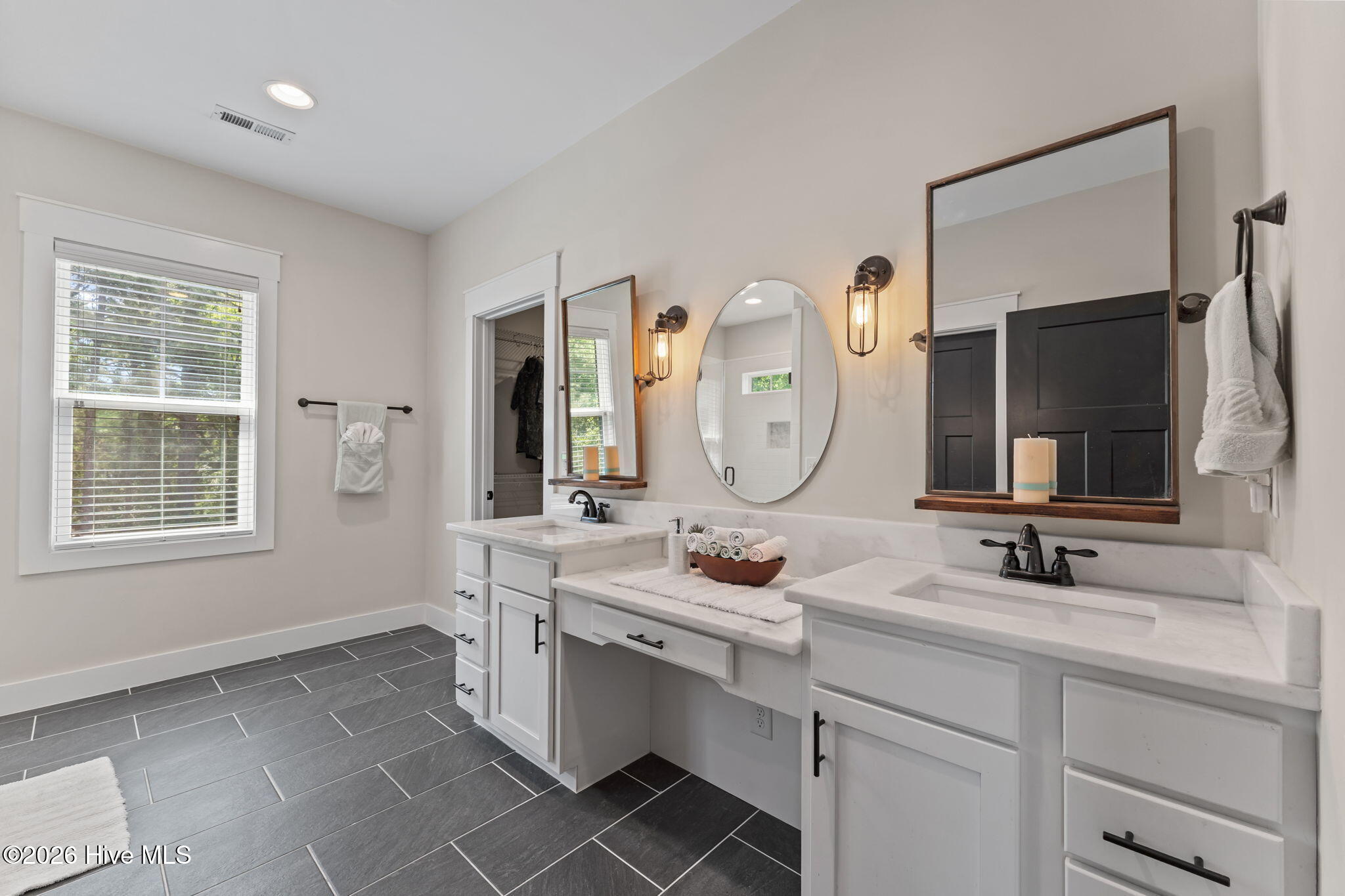 6 Wilshire Lane Property Photo 37
