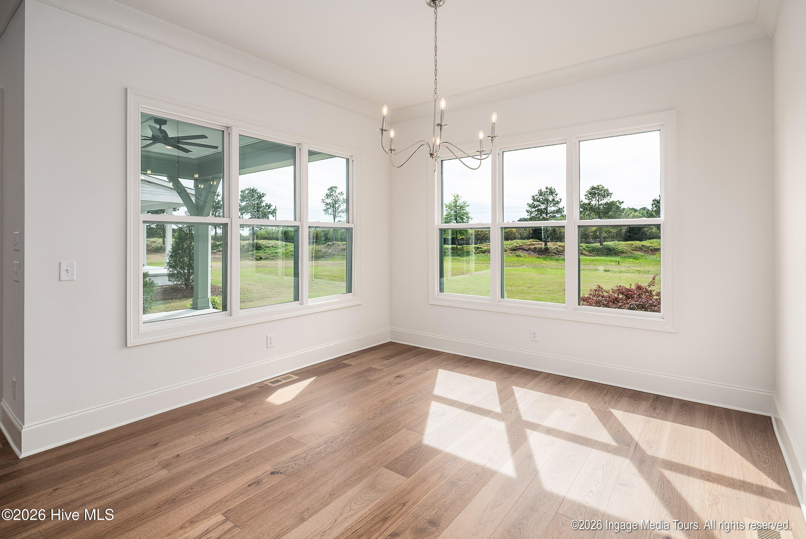 16 Pinewood Cove Property Photo 15