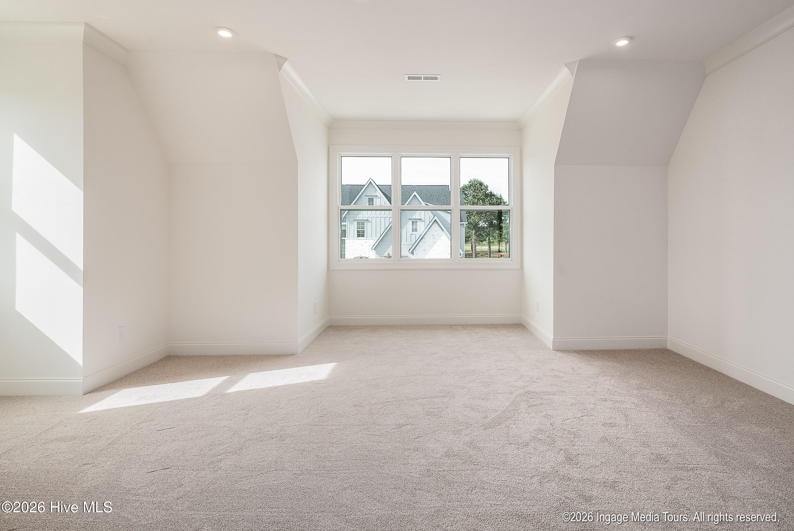 16 Pinewood Cove Property Photo 22