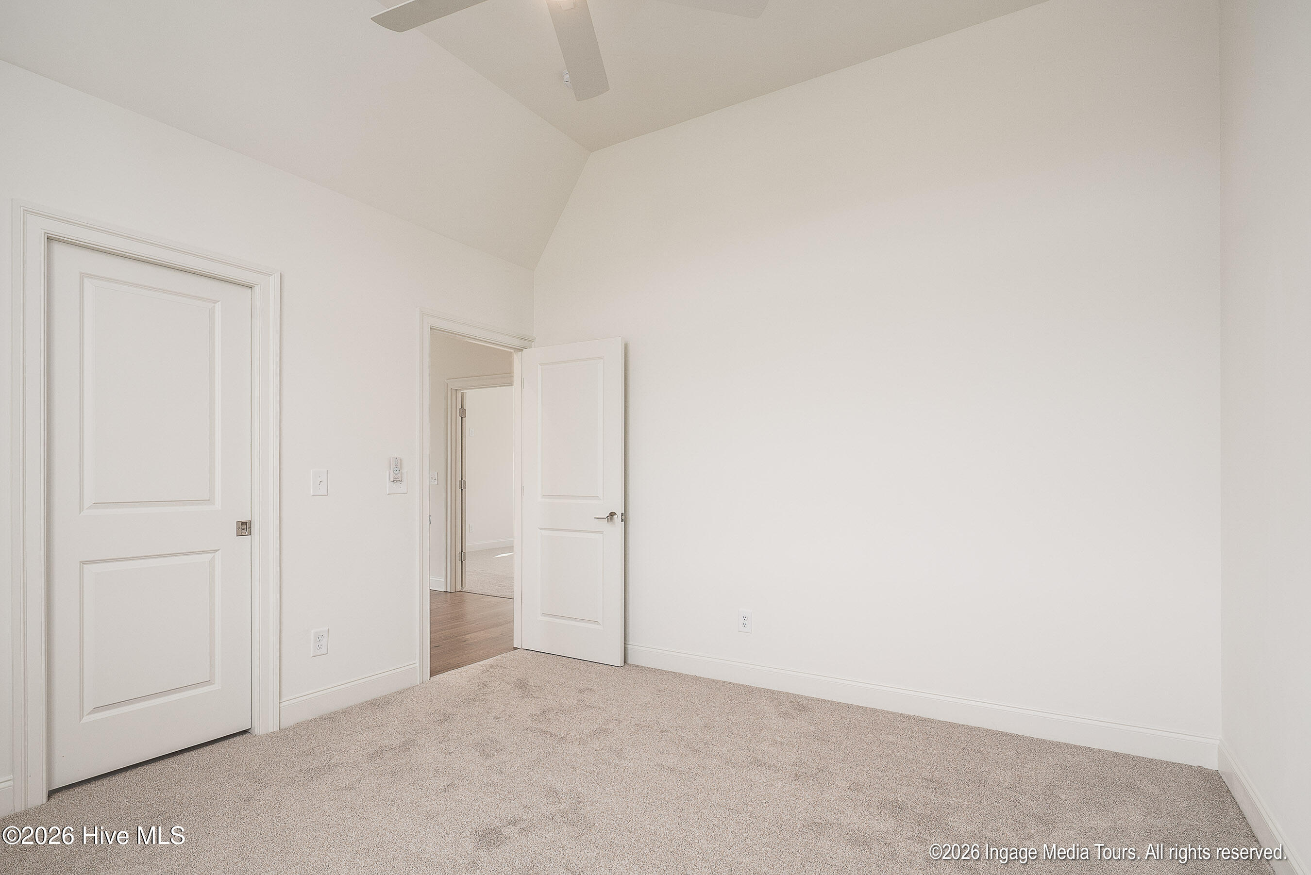 16 Pinewood Cove Property Photo 36