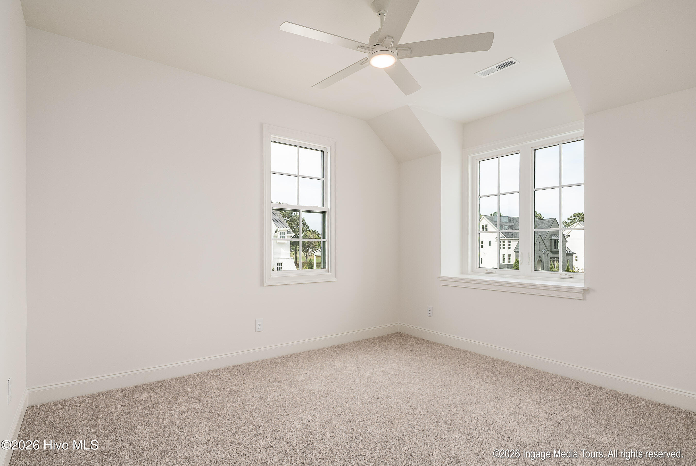 16 Pinewood Cove Property Photo 39