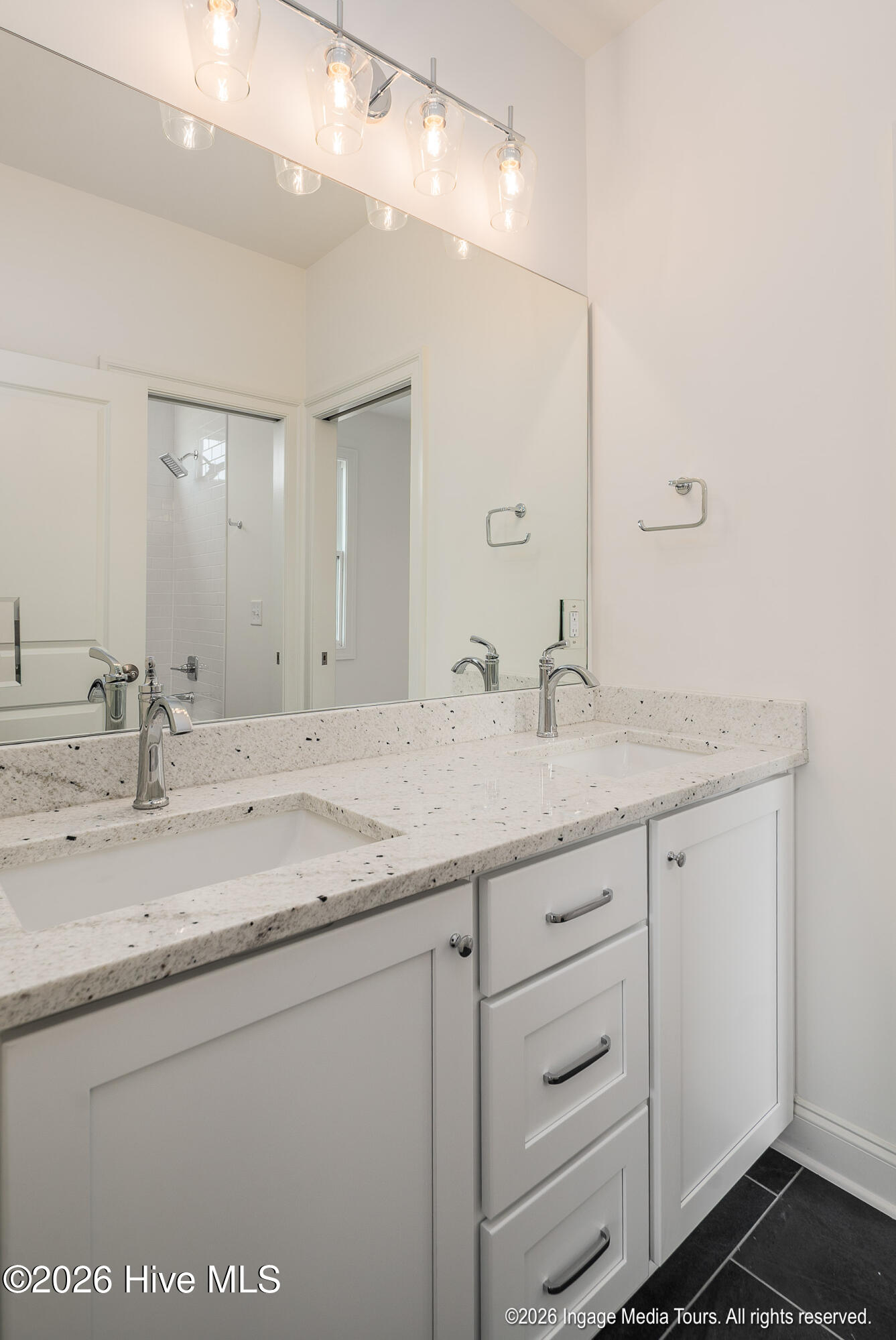 16 Pinewood Cove Property Photo 41