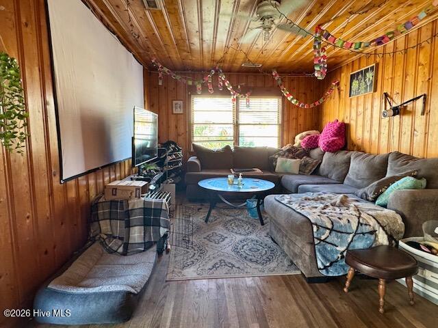 515 Hillside Drive S Property Photo 4