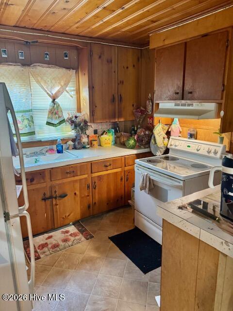 515 Hillside Drive S Property Photo 5