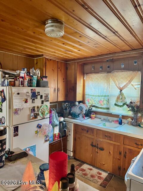 515 Hillside Drive S Property Photo 6