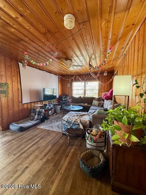 515 Hillside Drive S Property Photo 14