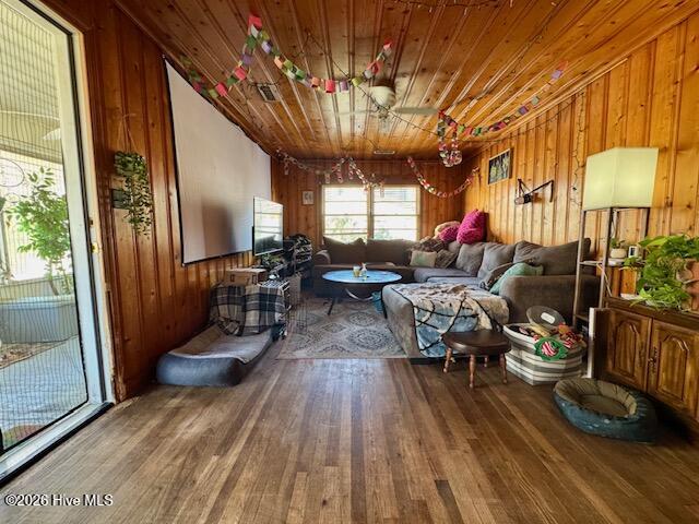 515 Hillside Drive S Property Photo 16