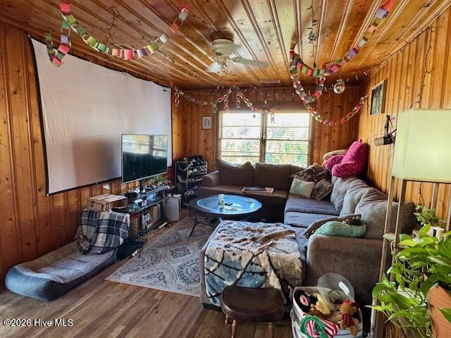515 Hillside Drive S Property Photo 25