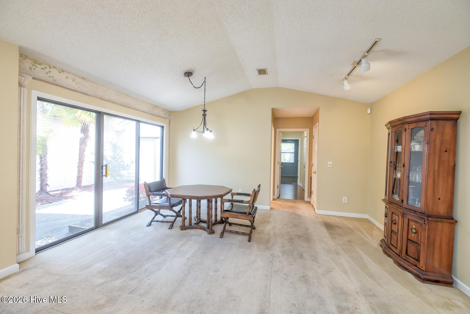 948 Birch Creek Drive Property Photo 10