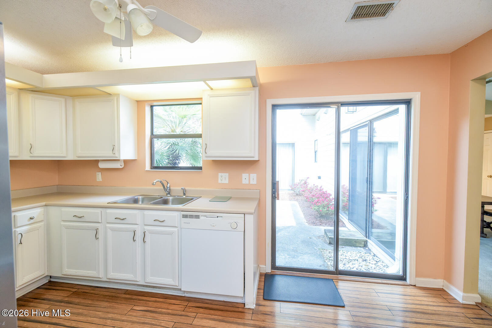 948 Birch Creek Drive Property Photo 13