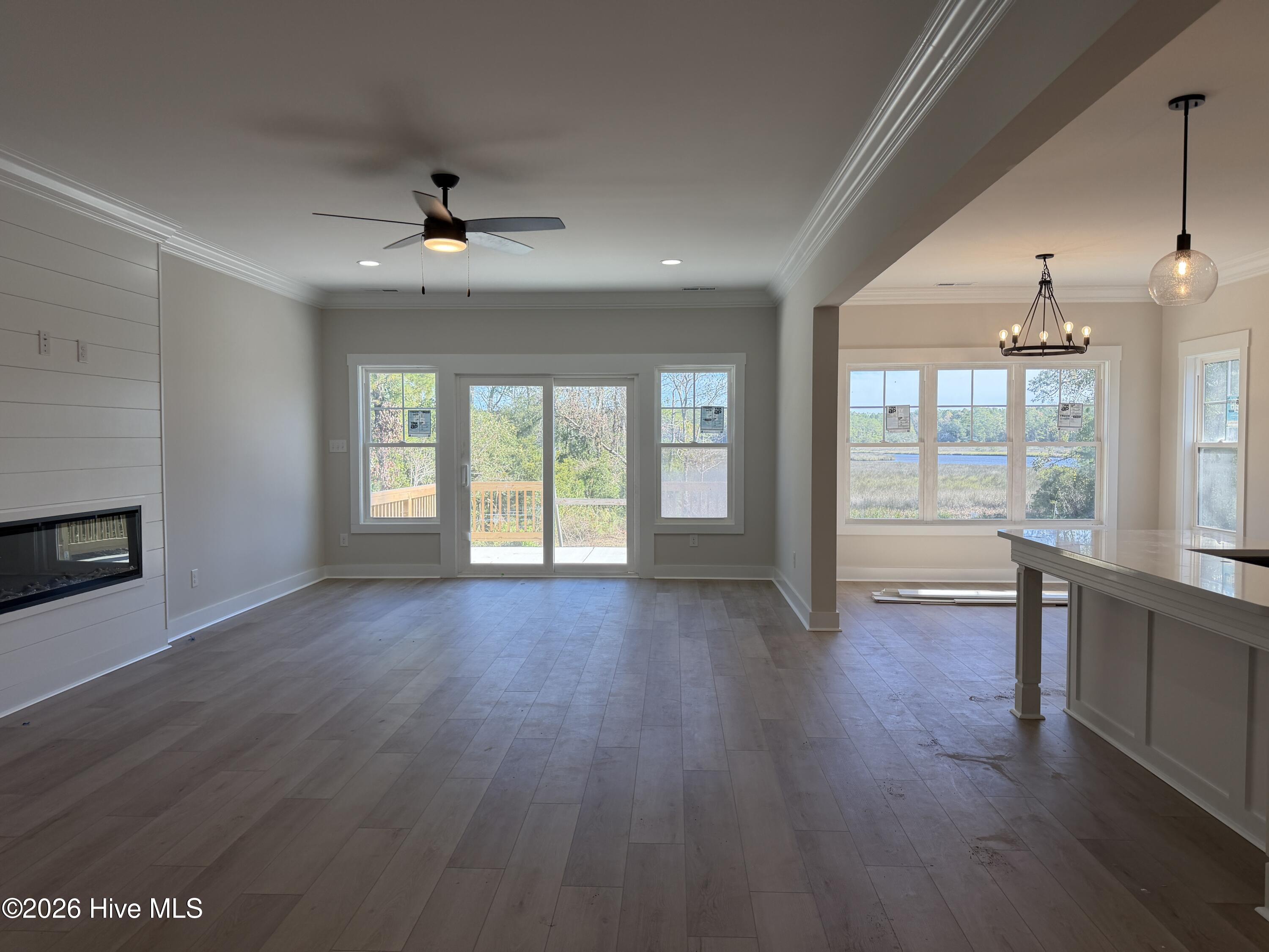 278 E Ivybridge Drive Property Photo 2