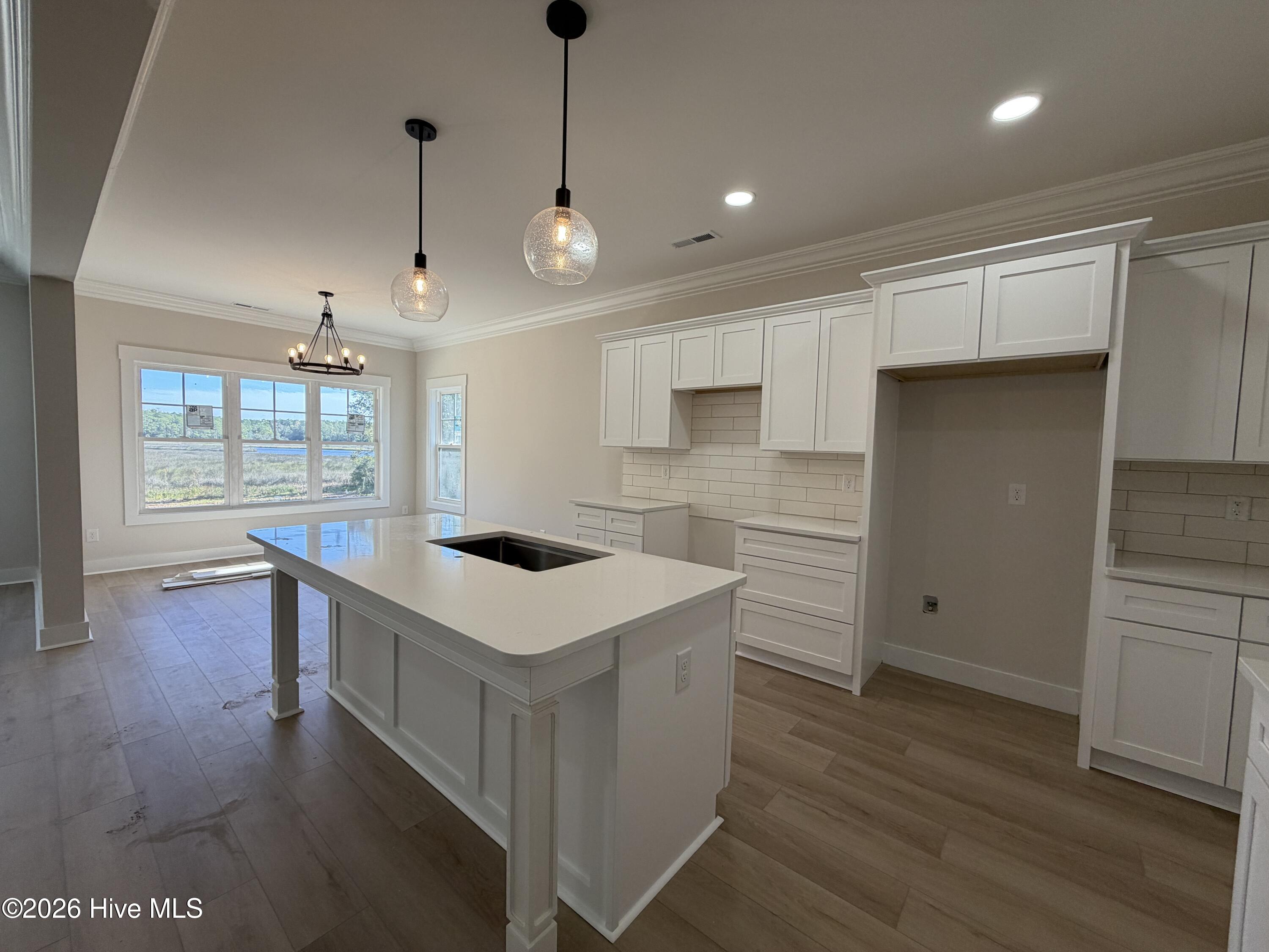 278 E Ivybridge Drive Property Photo 4