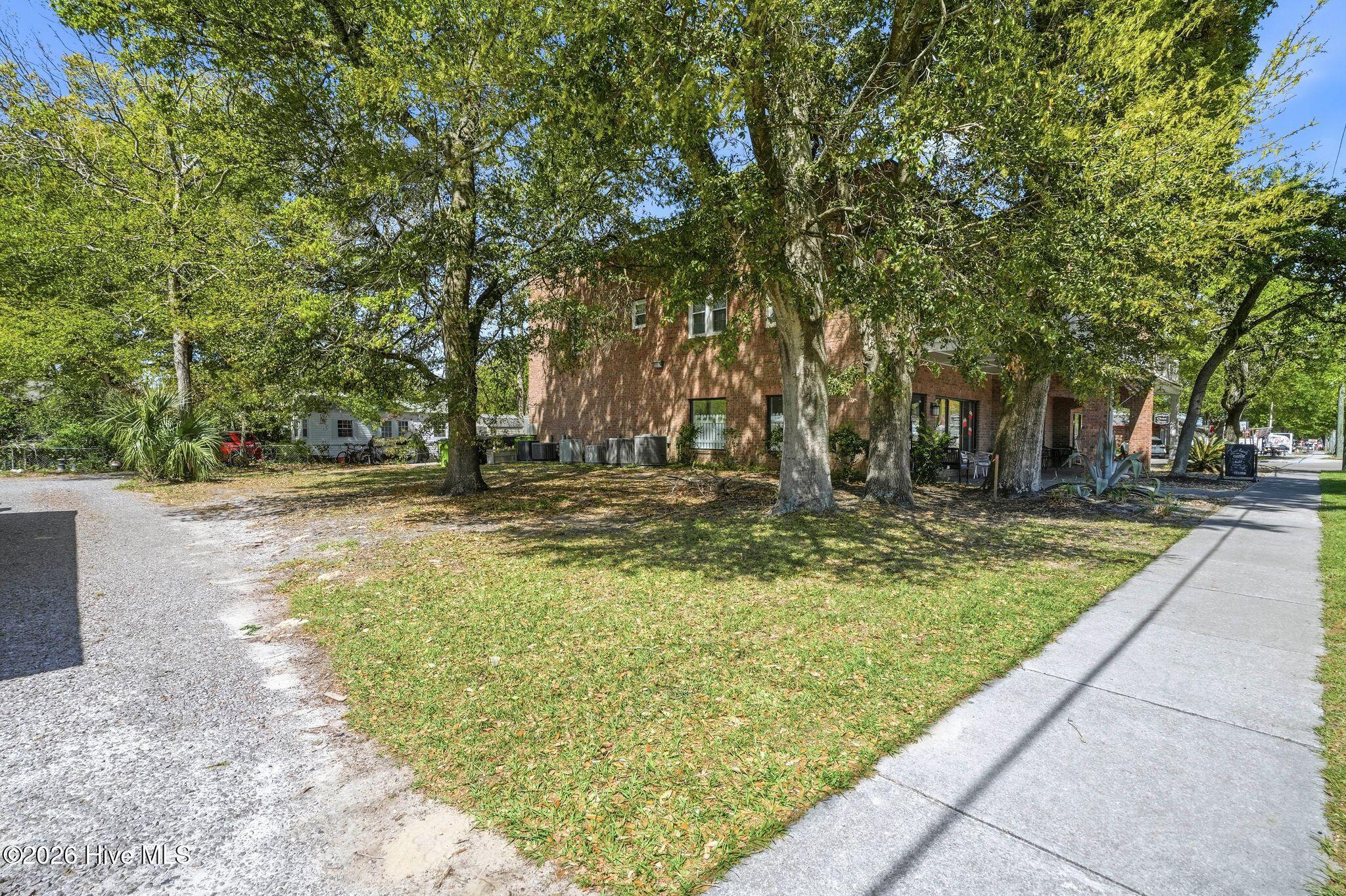 413 0 N Howe Street Property Photo 5