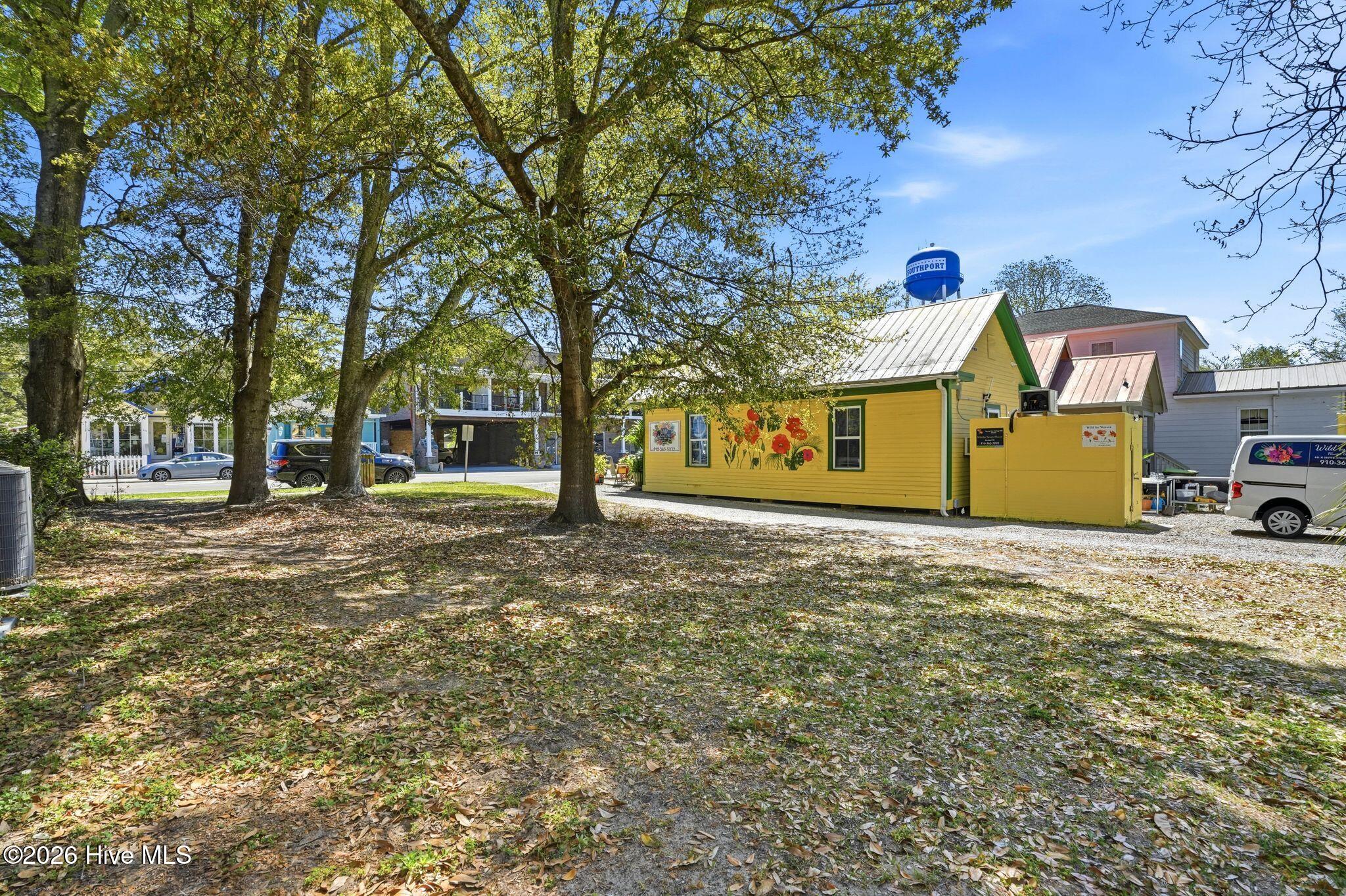 413 0 N Howe Street Property Photo 6