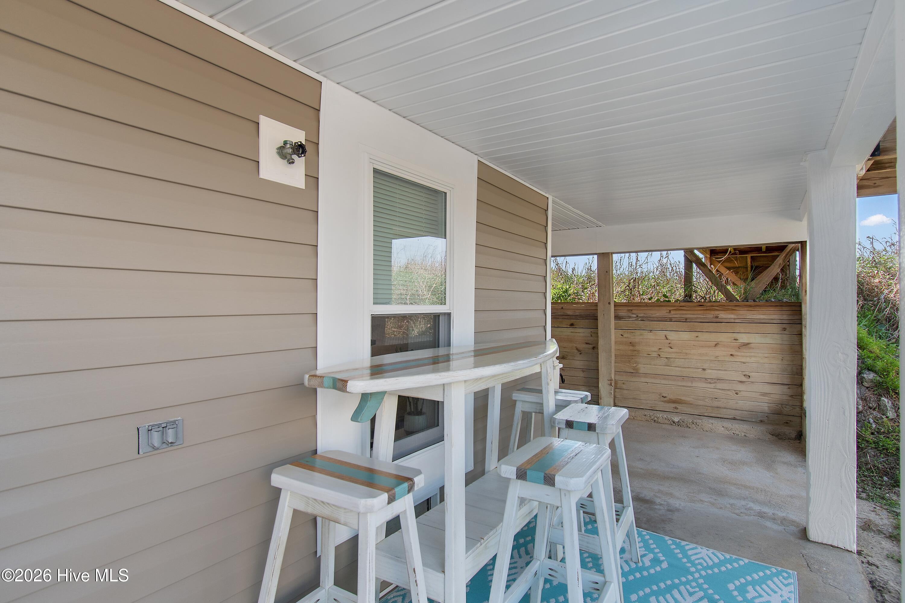 226 Ocean Boulevard E Property Photo 11