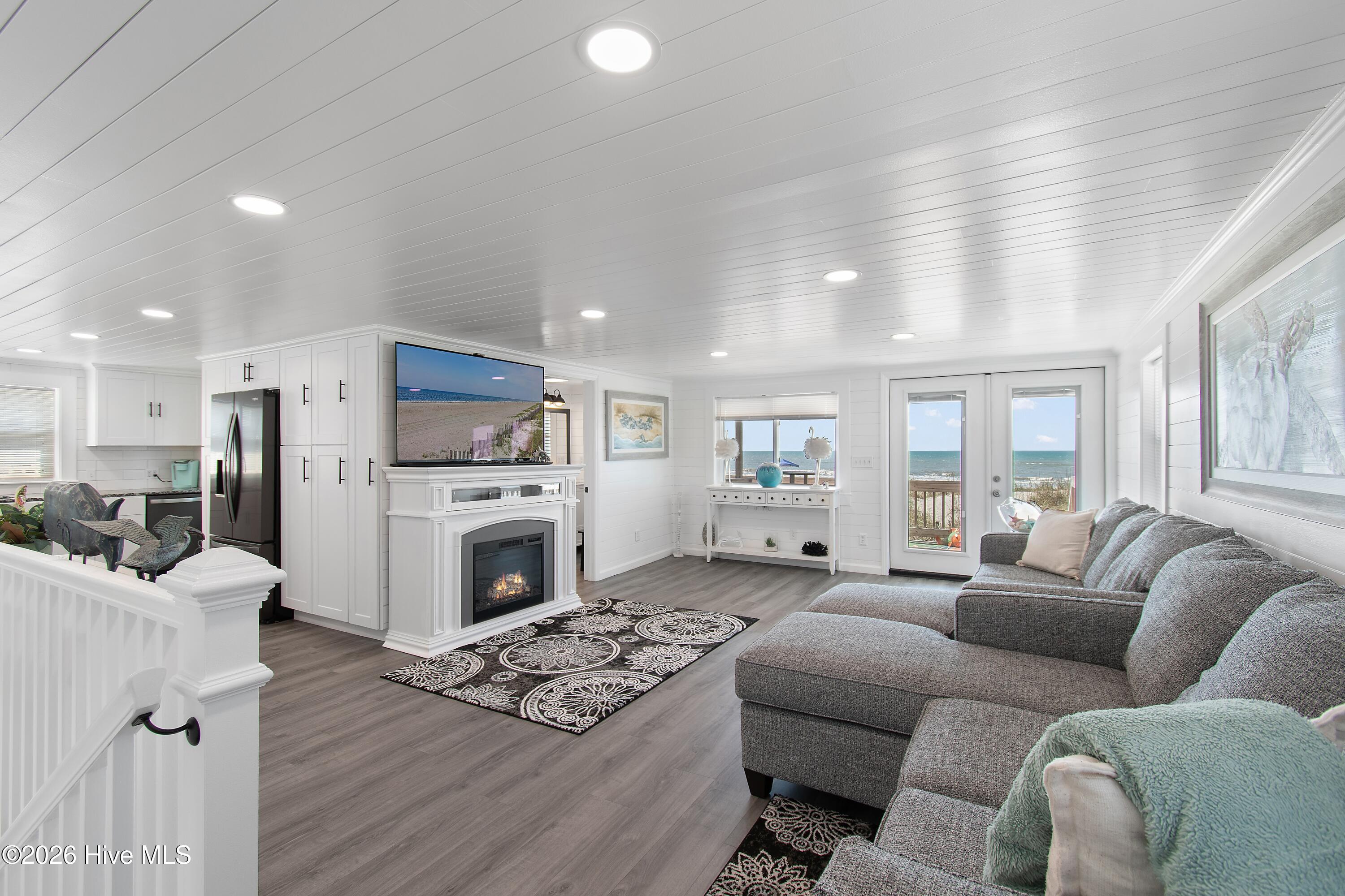226 Ocean Boulevard E Property Photo 18