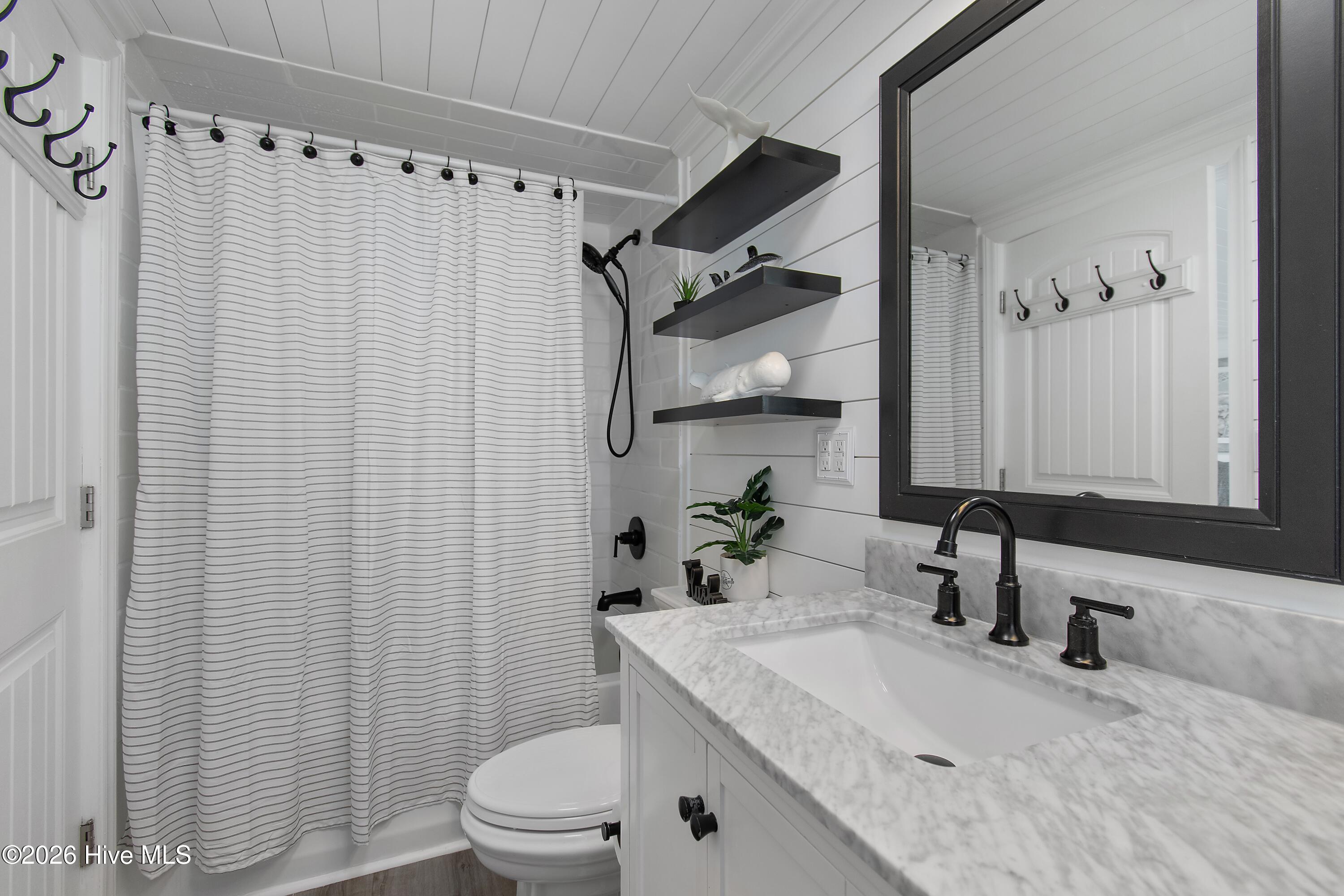 226 Ocean Boulevard E Property Photo 32