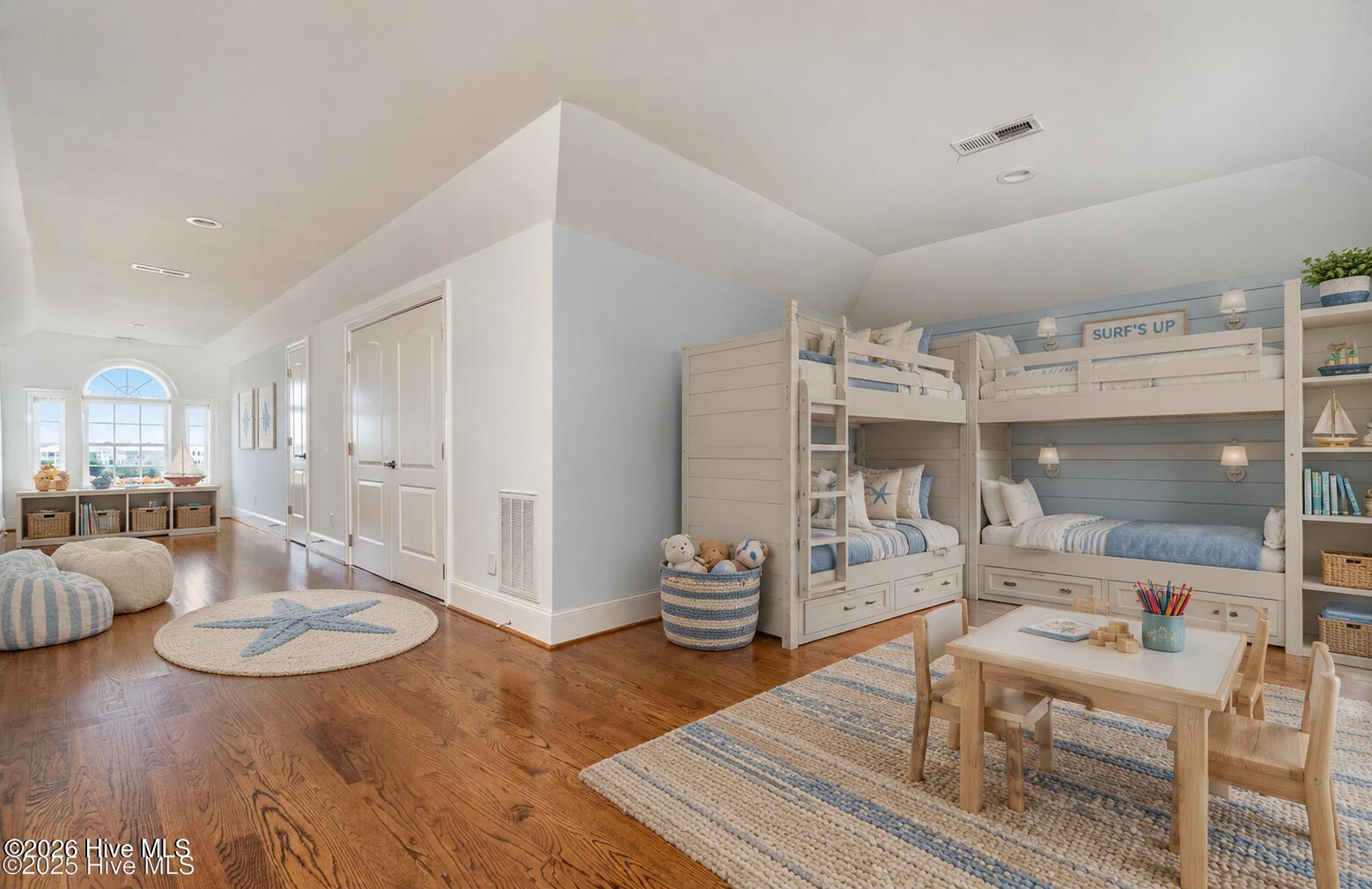 458 Kensington Place Property Photo 17