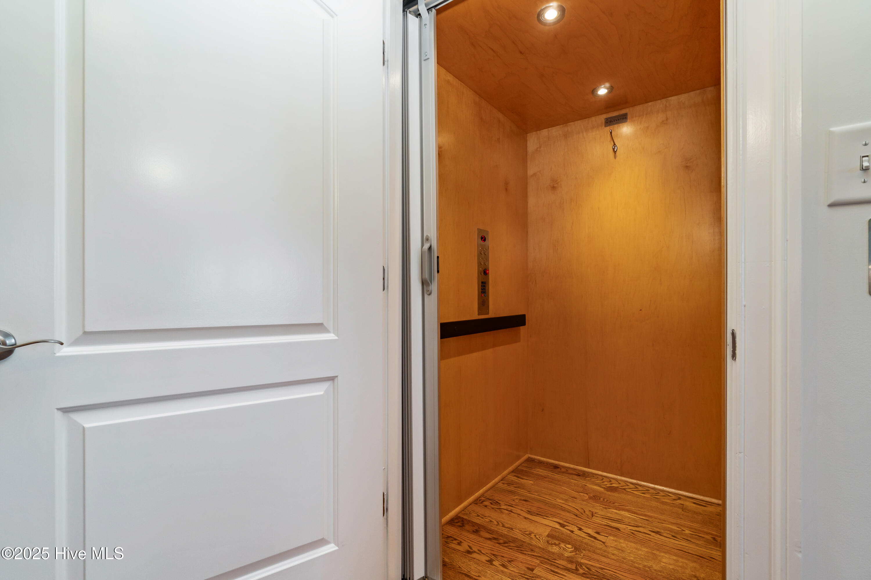 458 Kensington Place Property Photo 36
