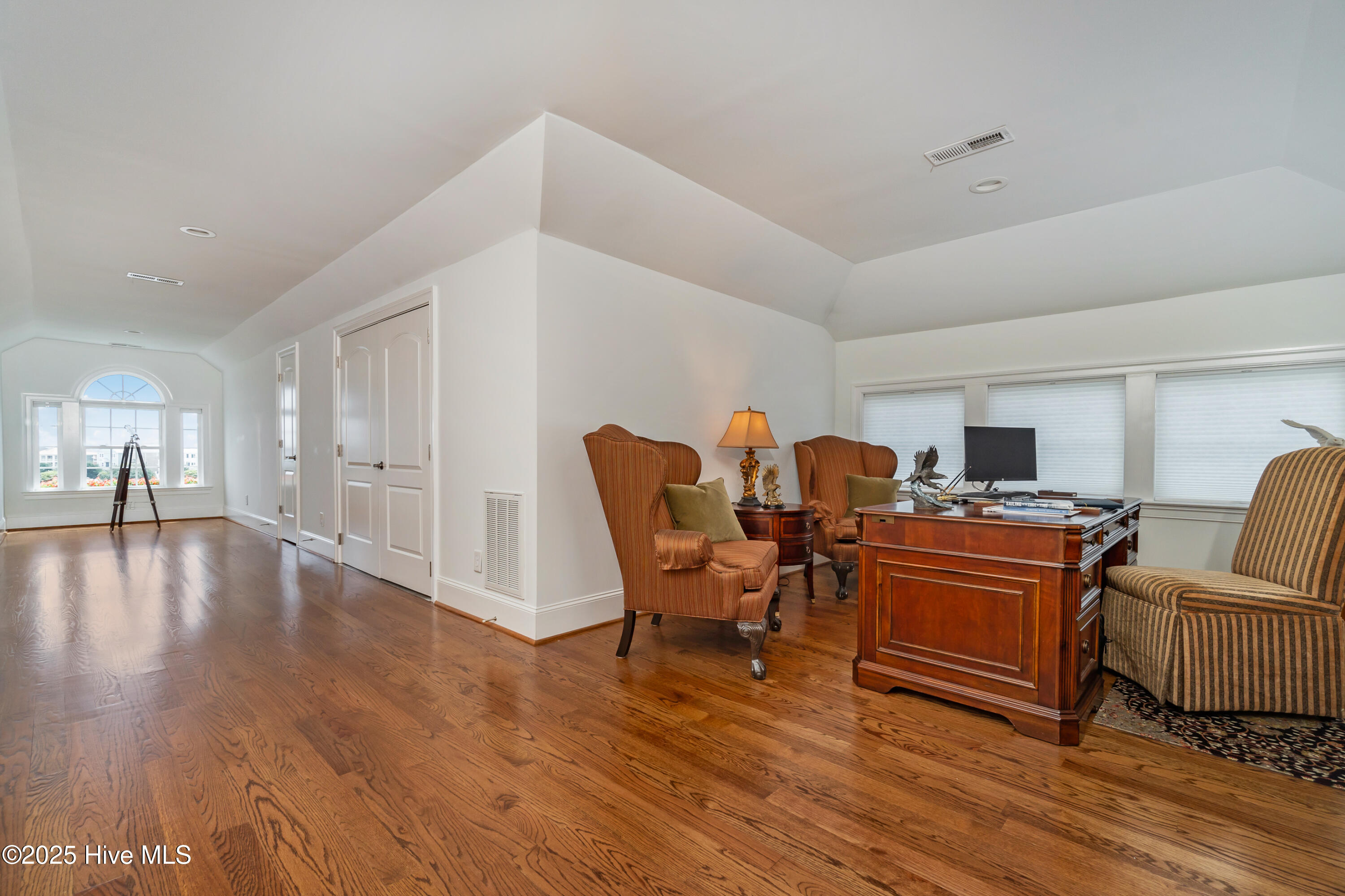 458 Kensington Place Property Photo 52