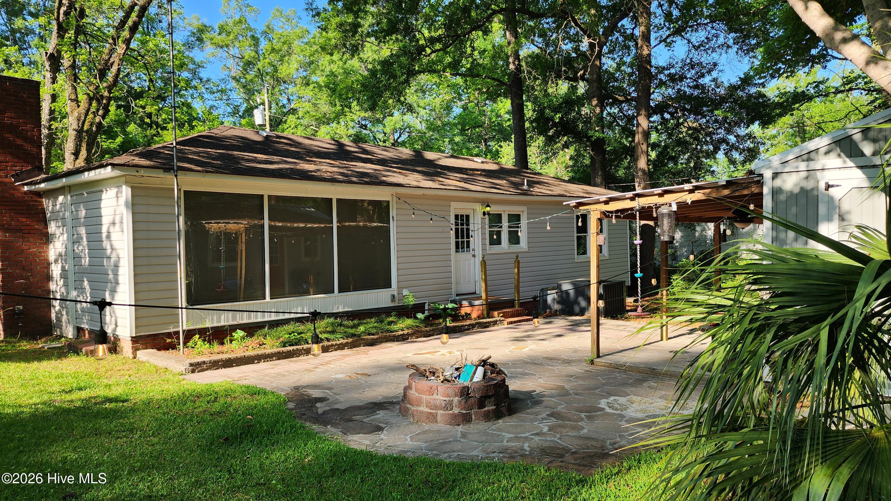 114 W Frink Street Property Photo 4