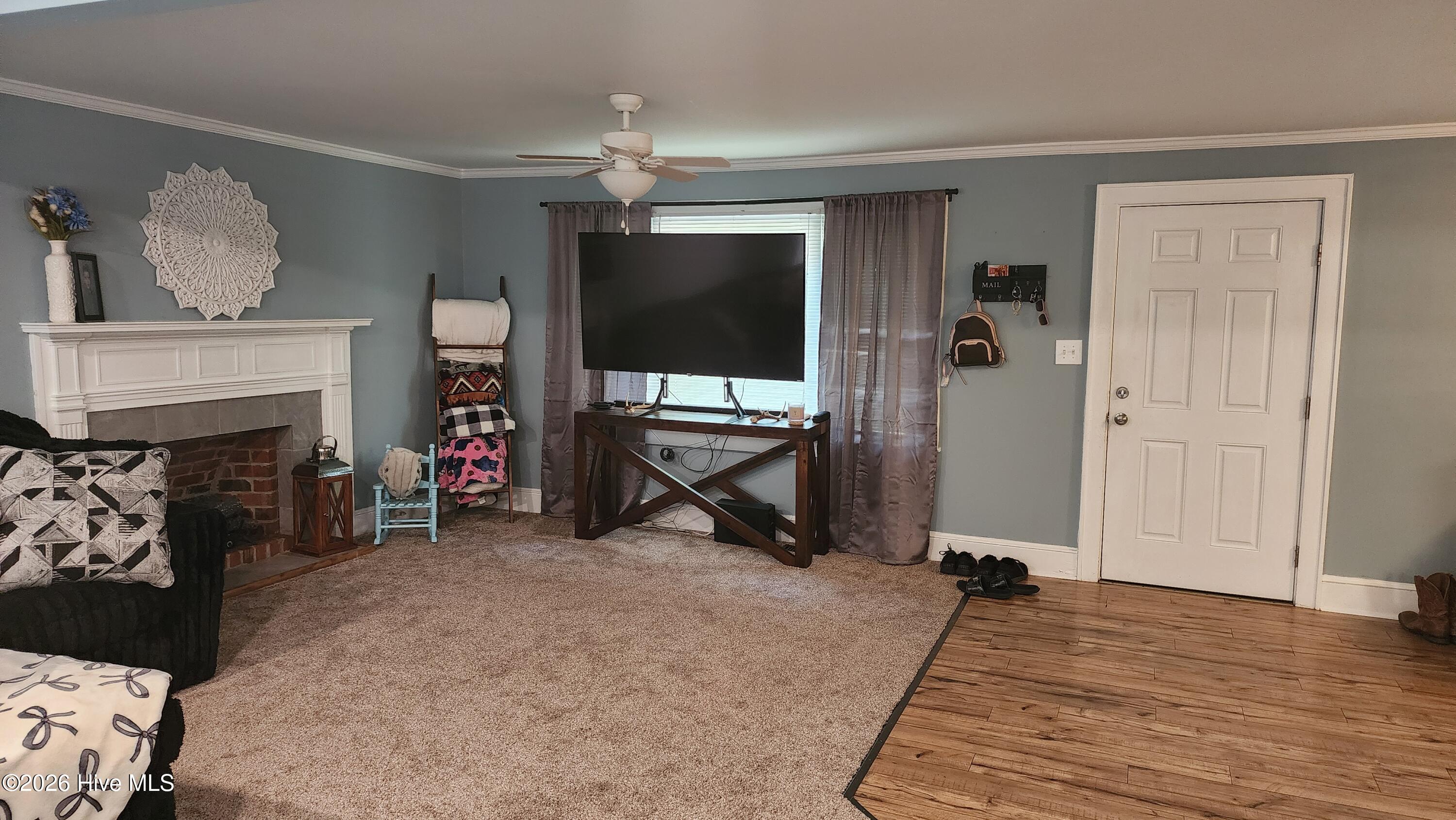 114 W Frink Street Property Photo 8