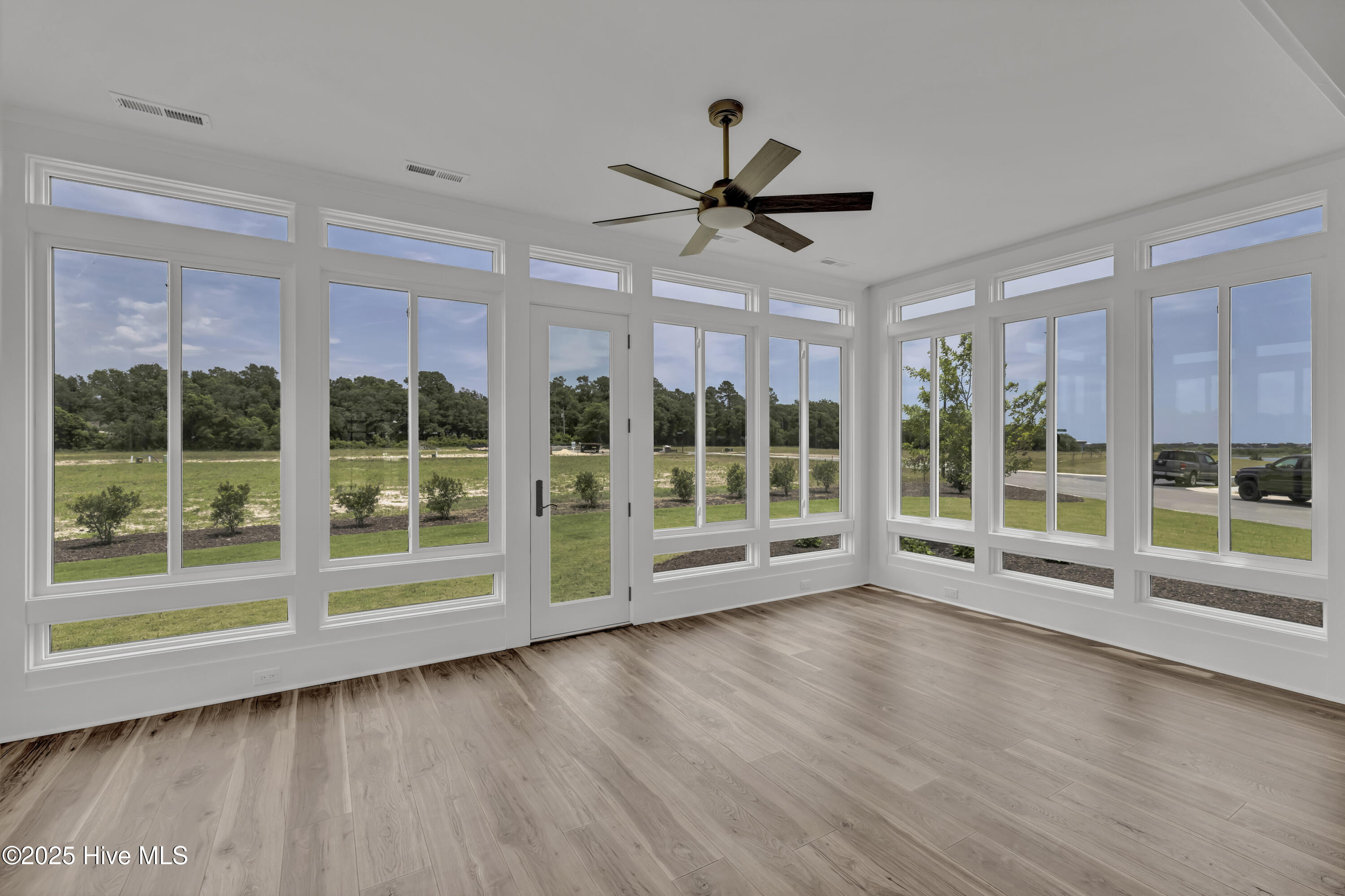 357 Planters Walk Property Photo 25