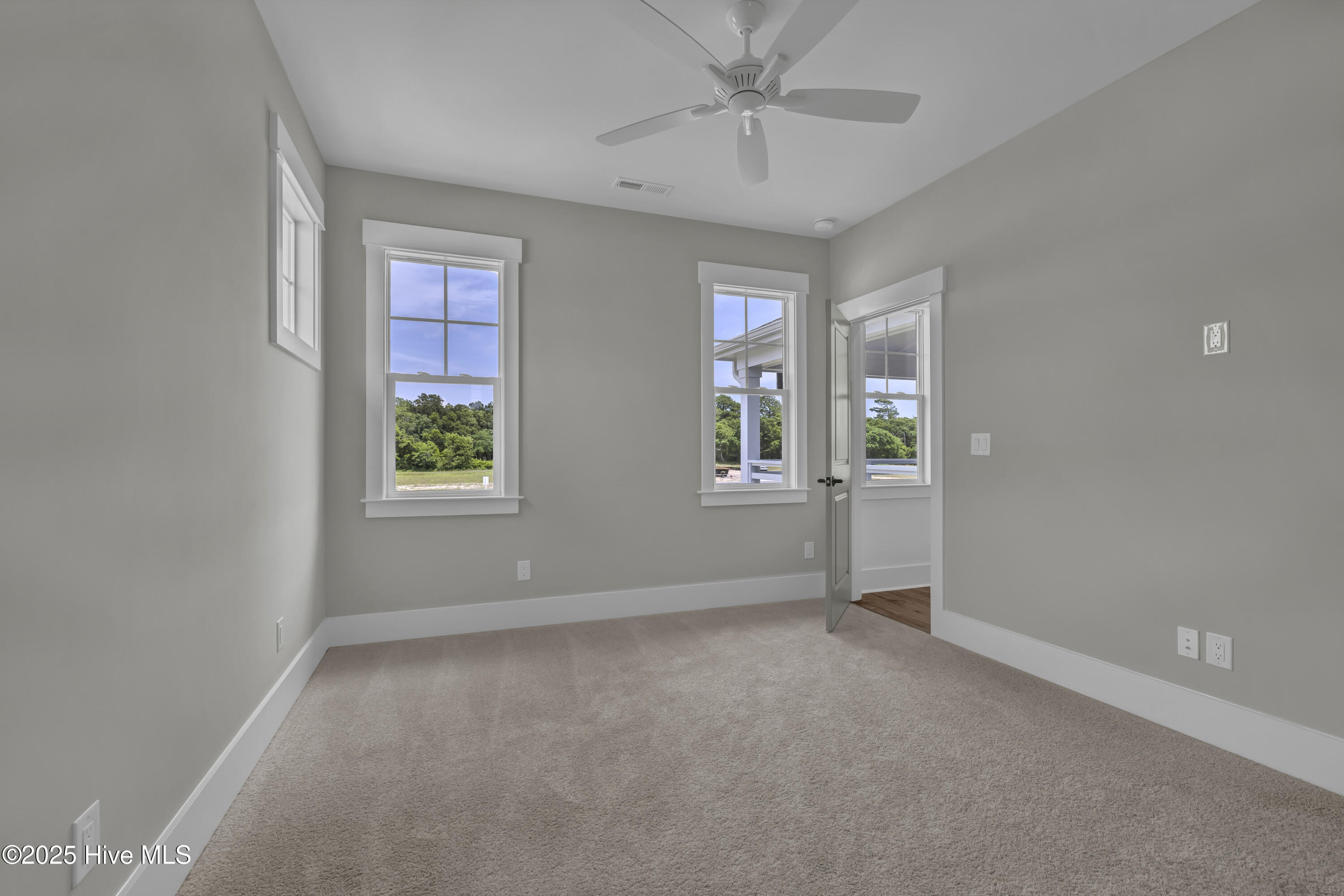 357 Planters Walk Property Photo 49