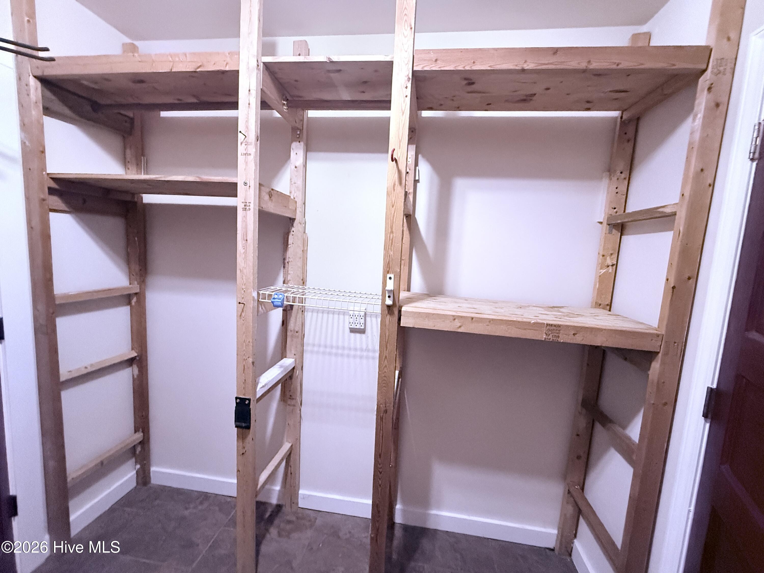 511 N B Street Property Photo 5