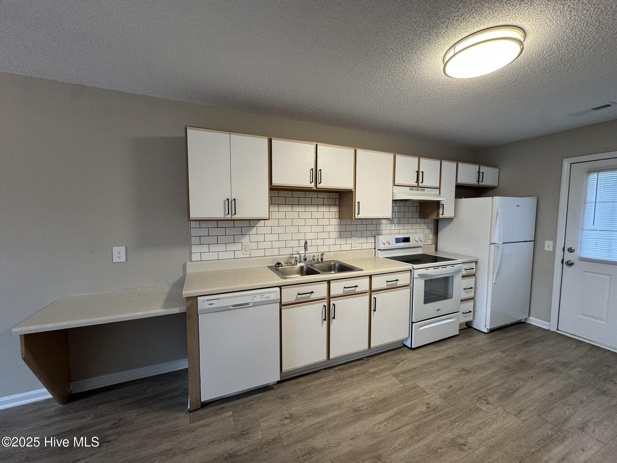 2235 Hurt Drive Property Photo 7