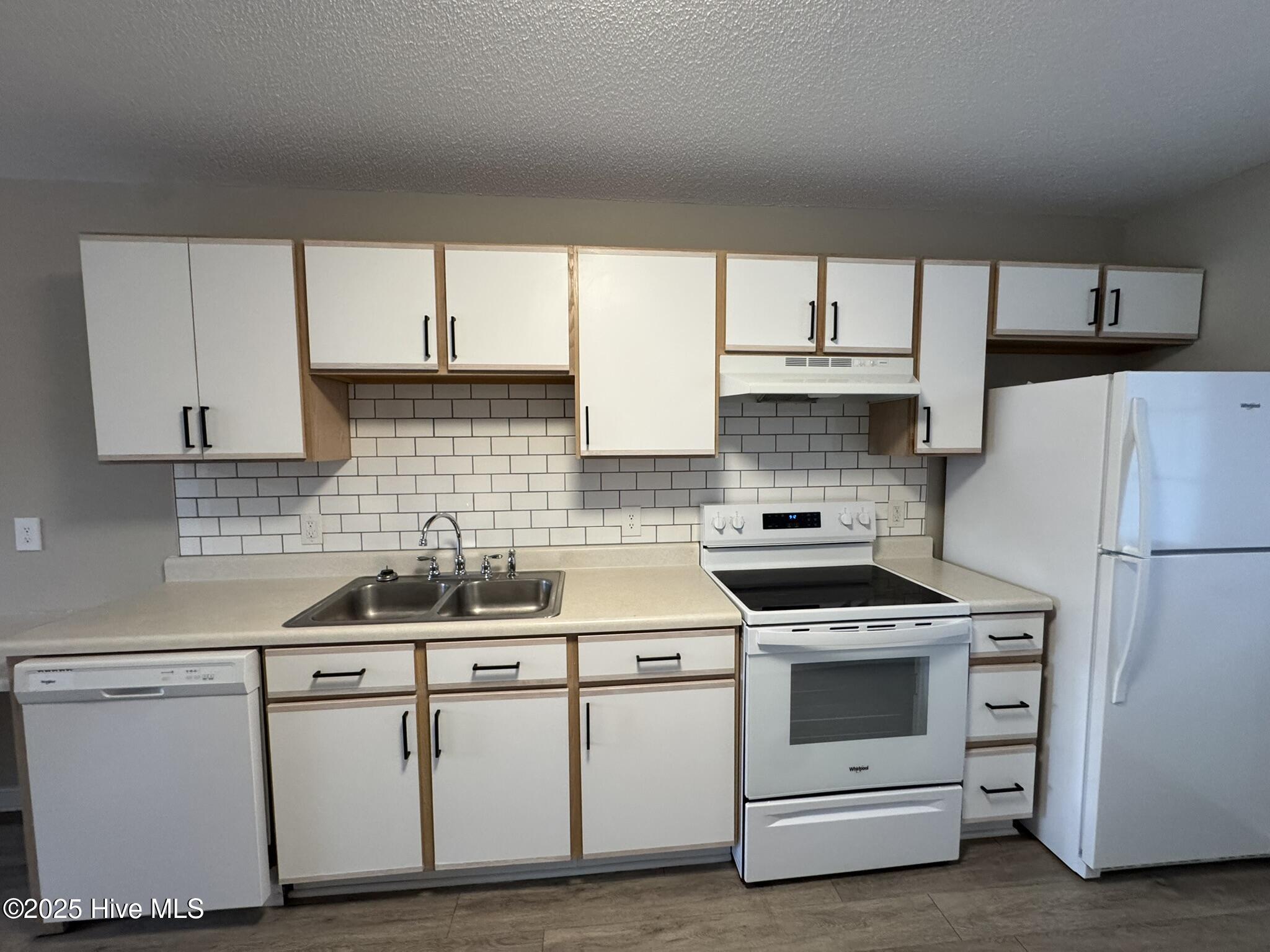 2235 Hurt Drive Property Photo 8
