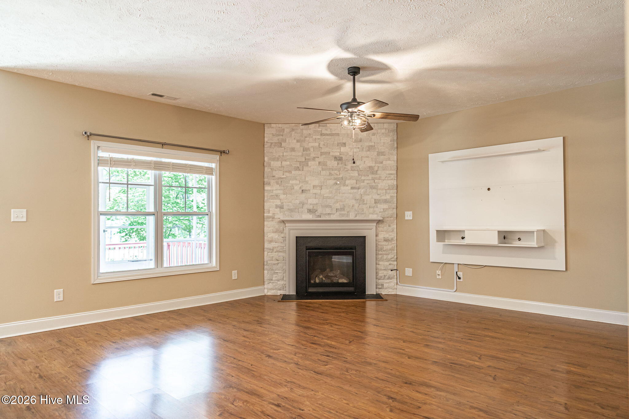 103 Laurel Oak Lane Property Photo 4