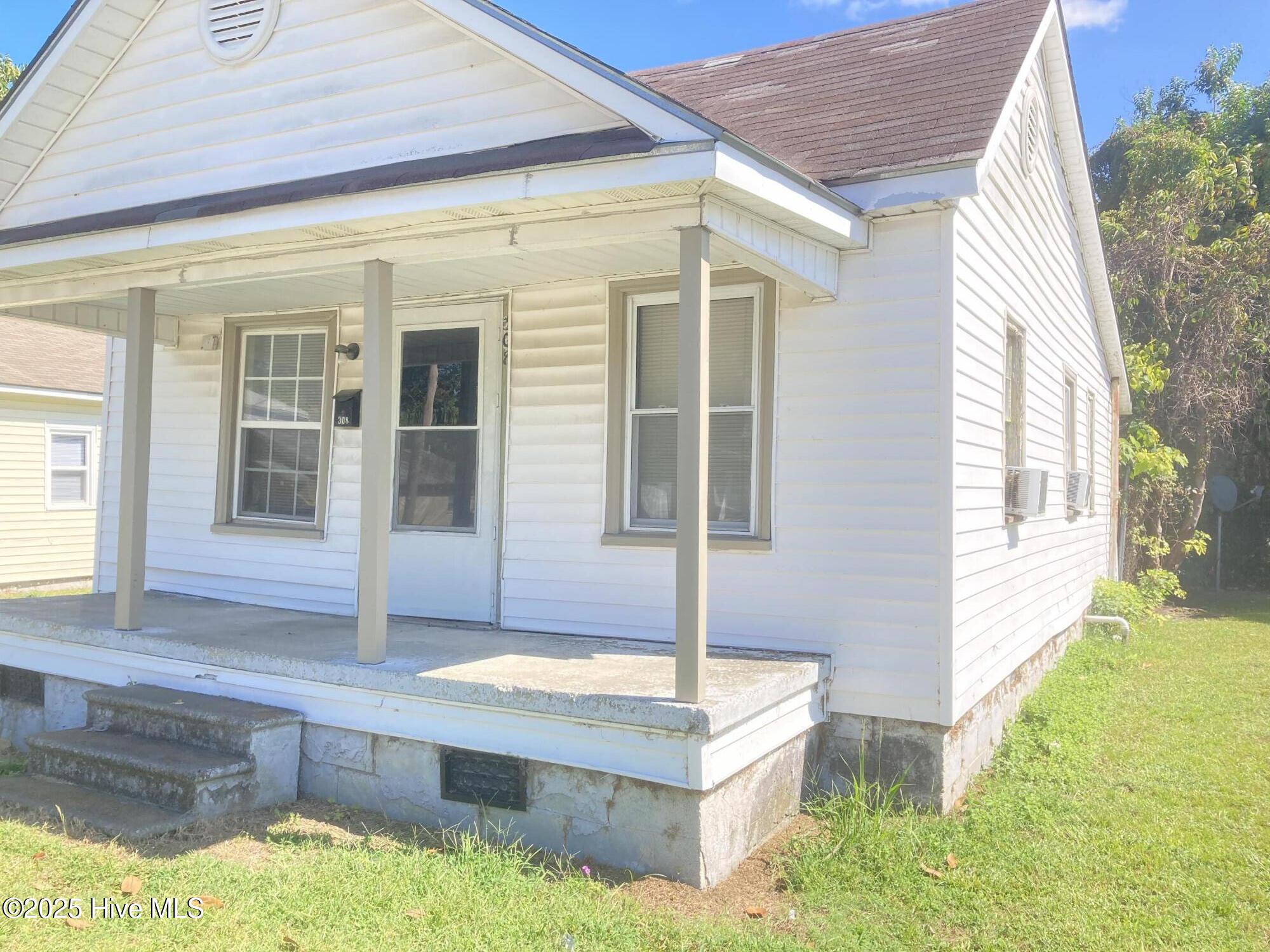 308 Jones Street Property Photo 3