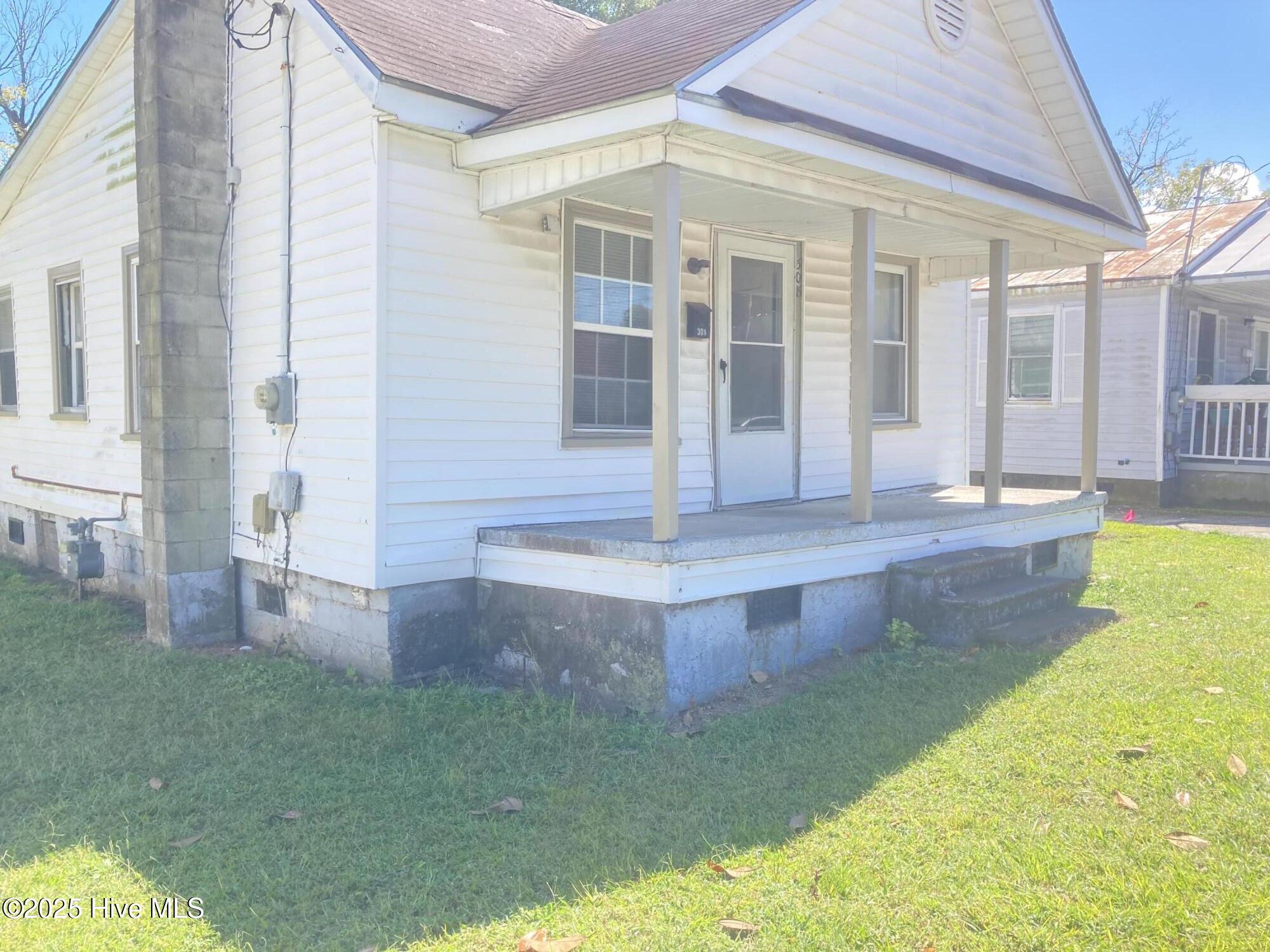 308 Jones Street Property Photo 4