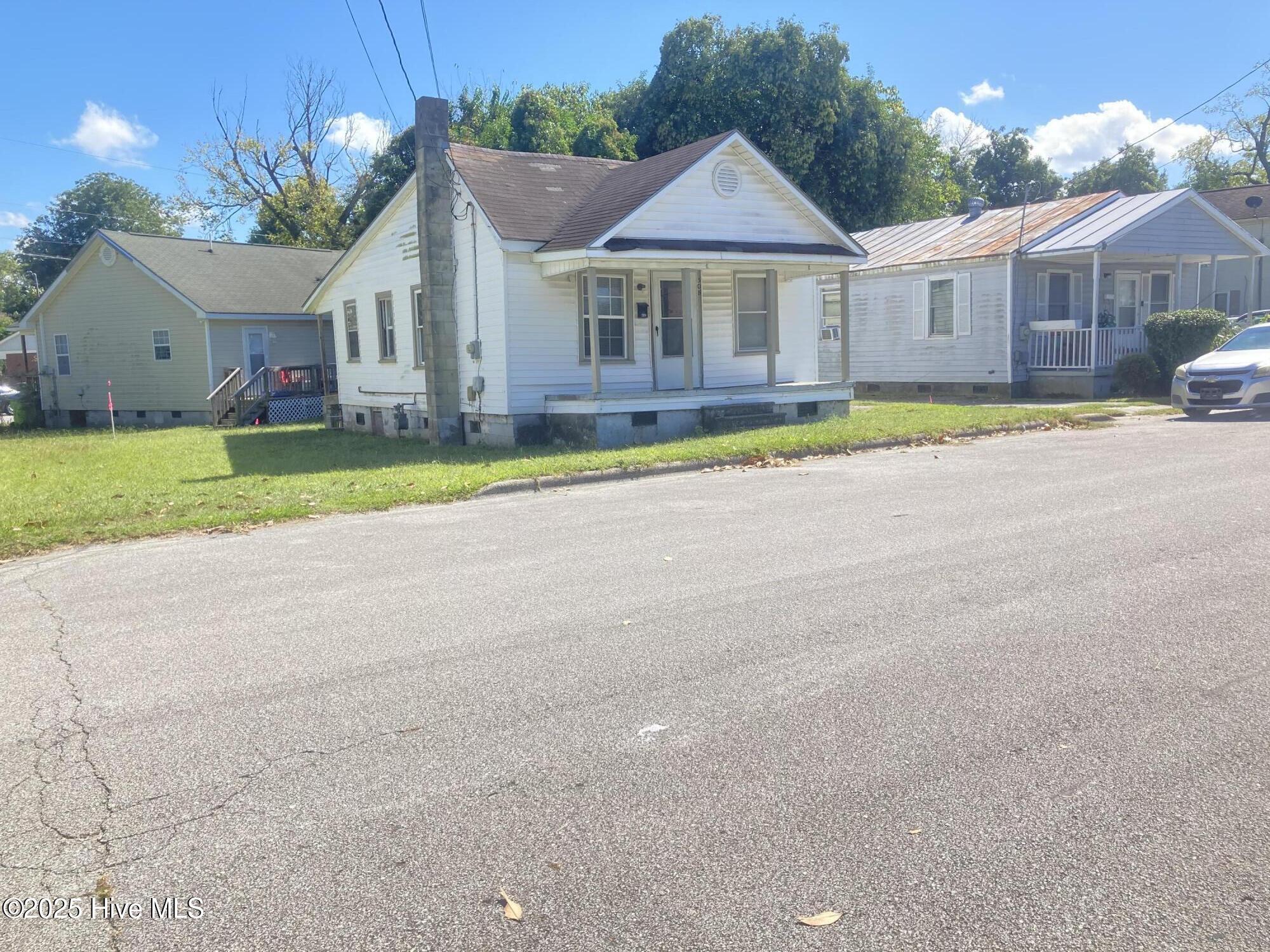 308 Jones Street Property Photo 5
