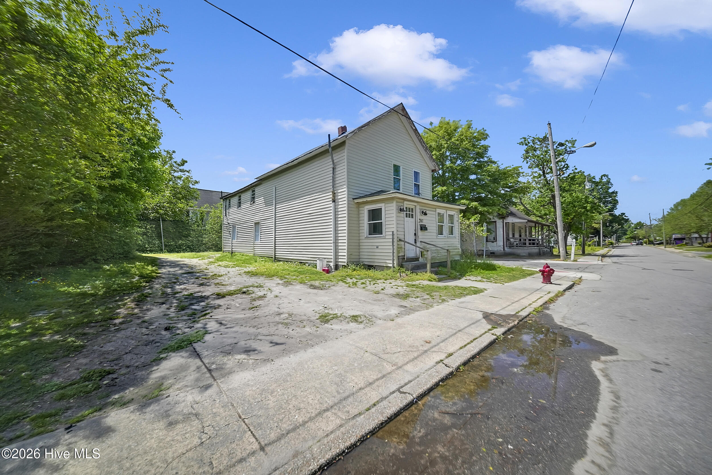 207 Bell Street Property Photo 2