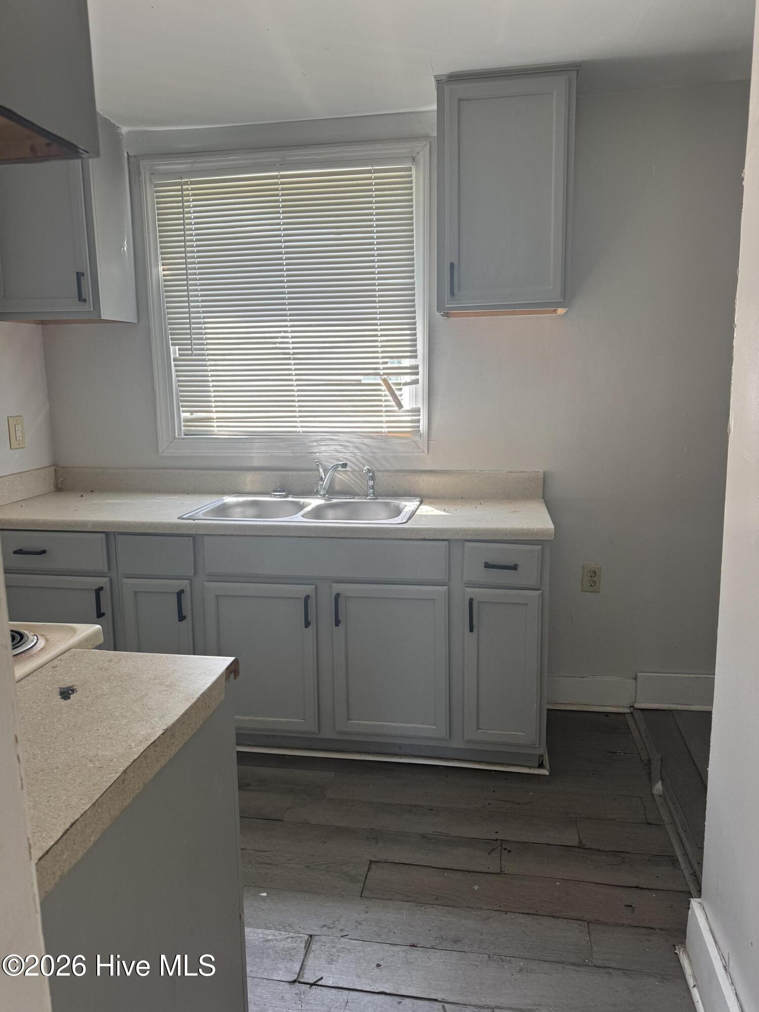 300 Corning Street Property Photo 5