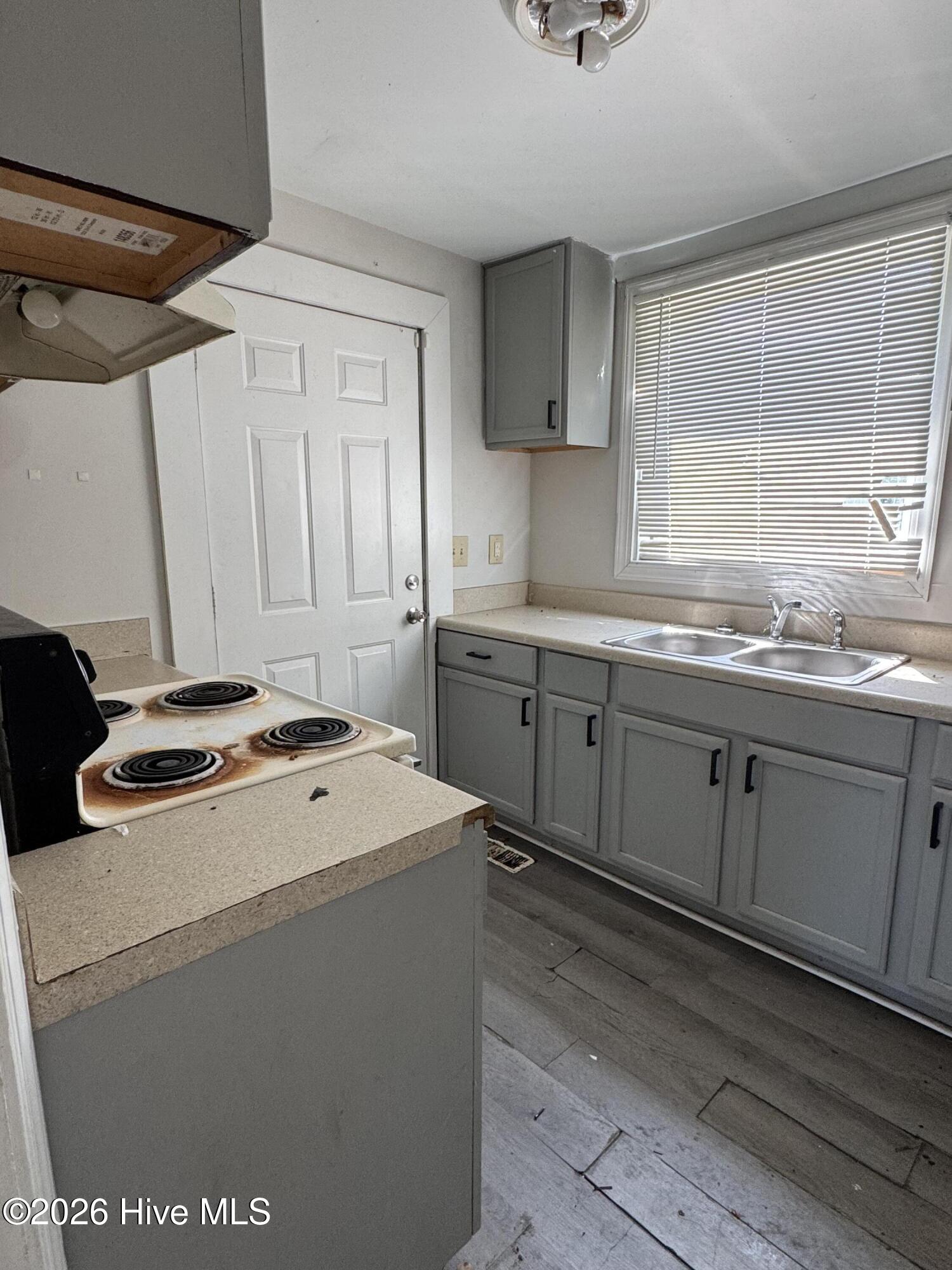 300 Corning Street Property Photo 6