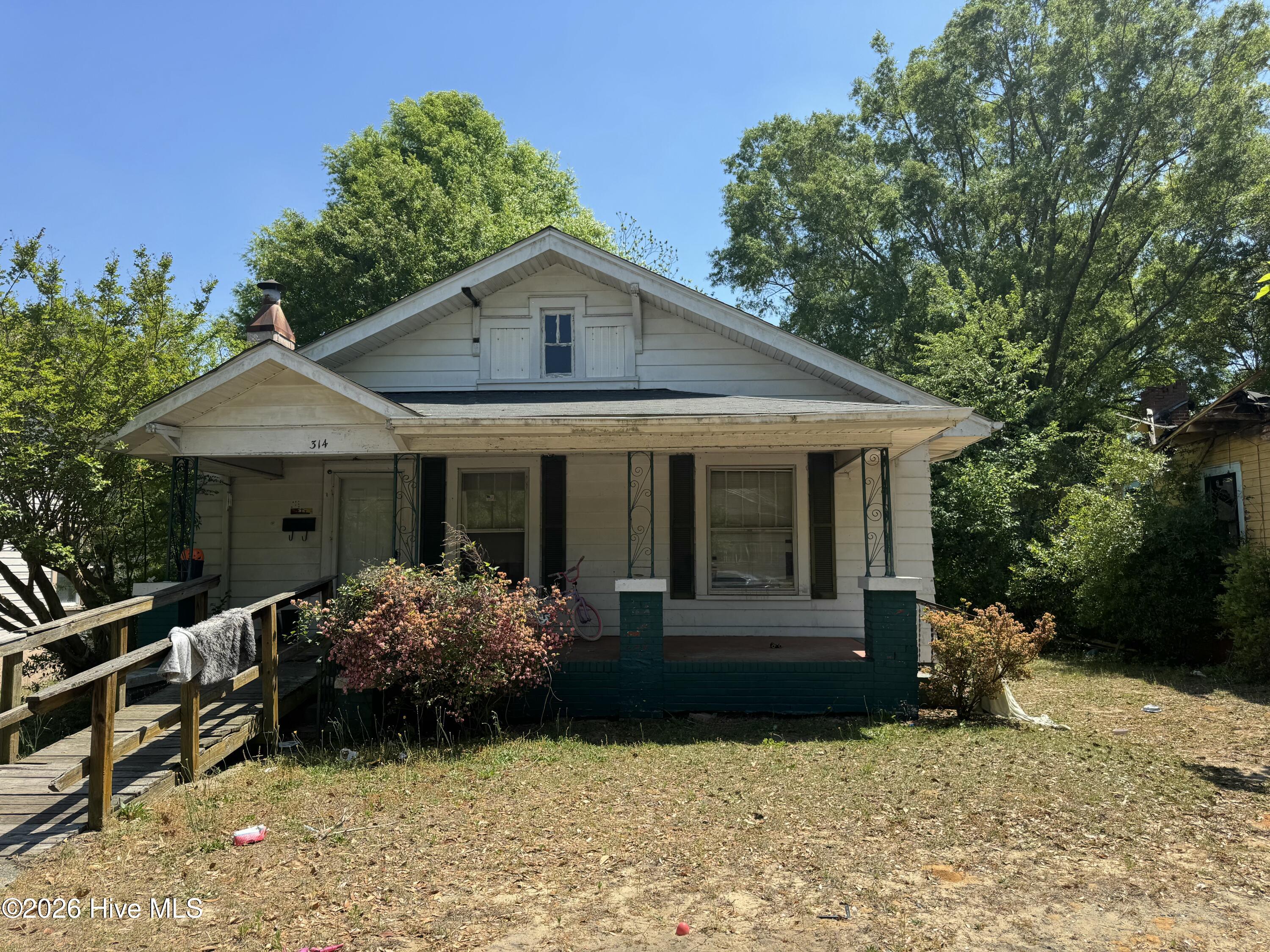 218 Spring Street Property Photo 9
