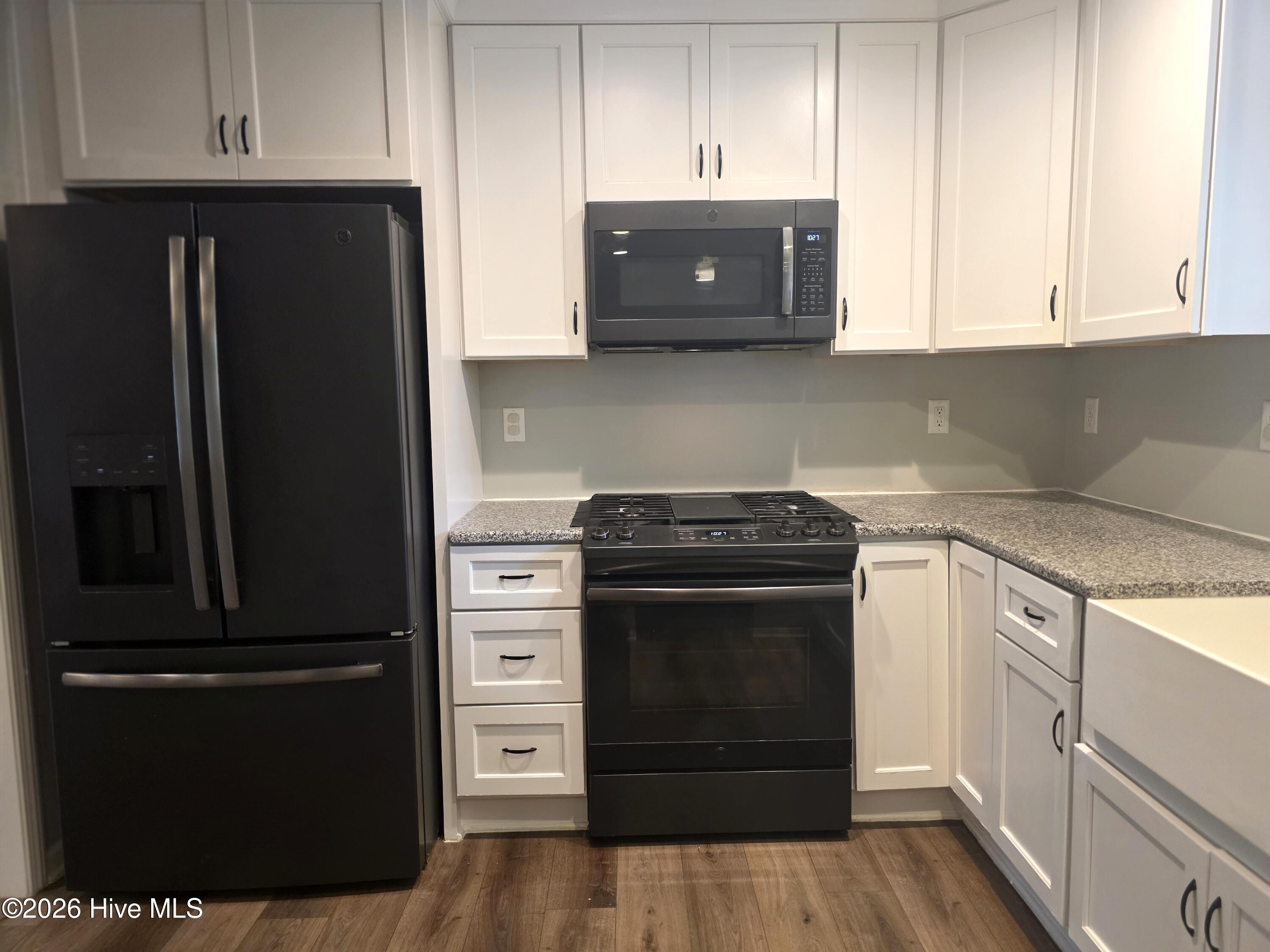 155 Savannah Avenue Property Photo 7