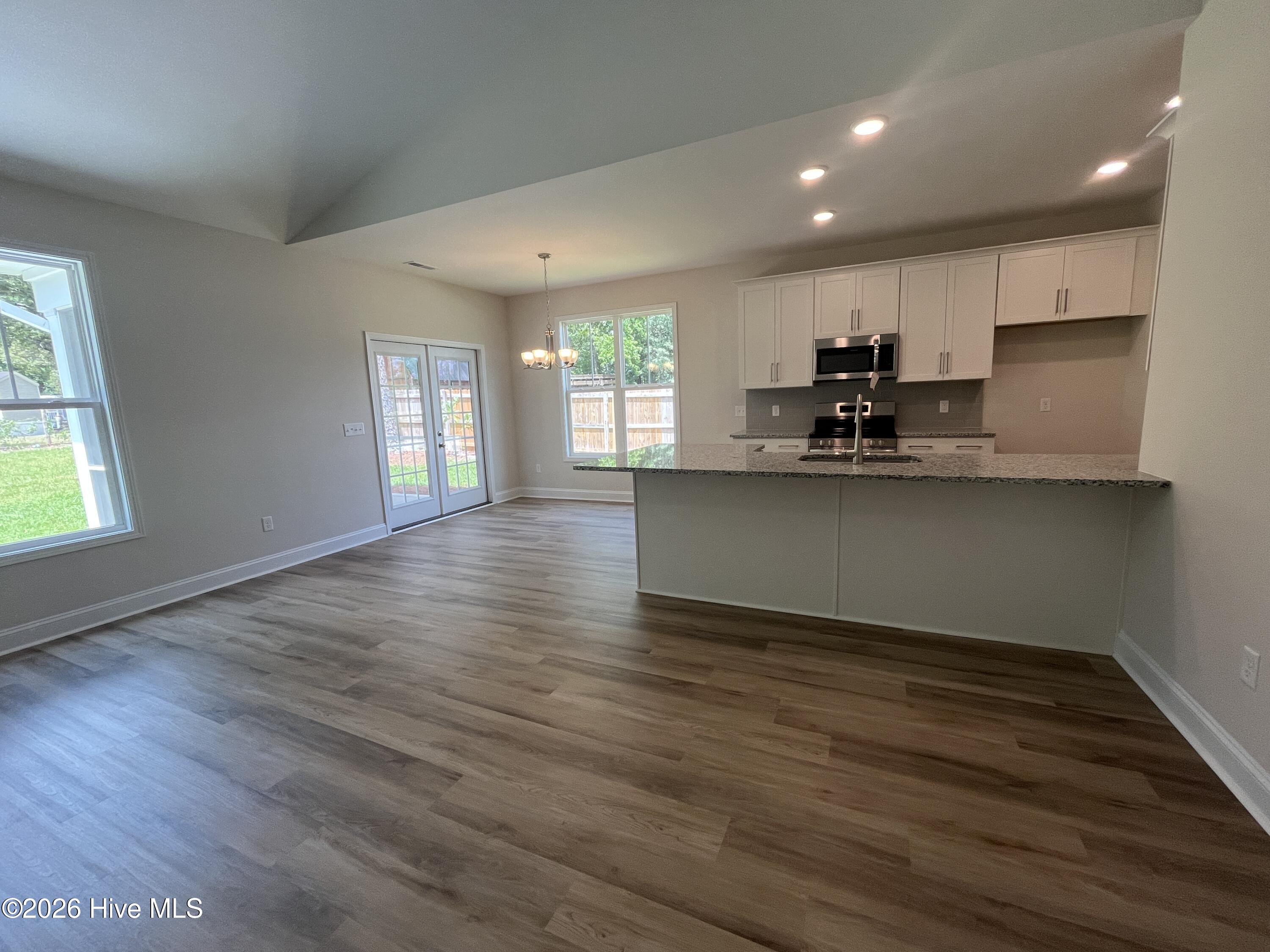 1077 Echo Drive Ne Property Photo 6