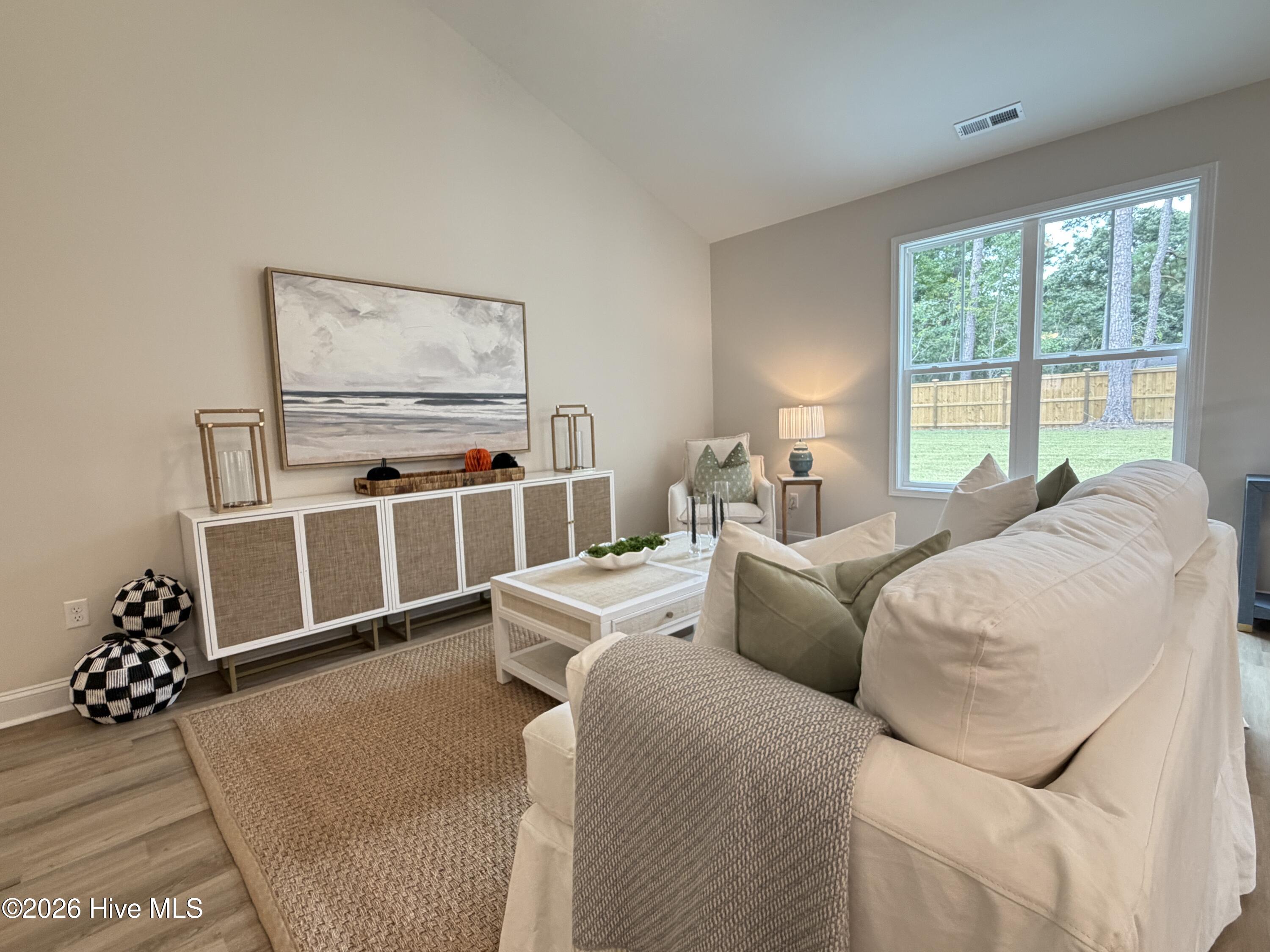 1077 Echo Drive Ne Property Photo 7