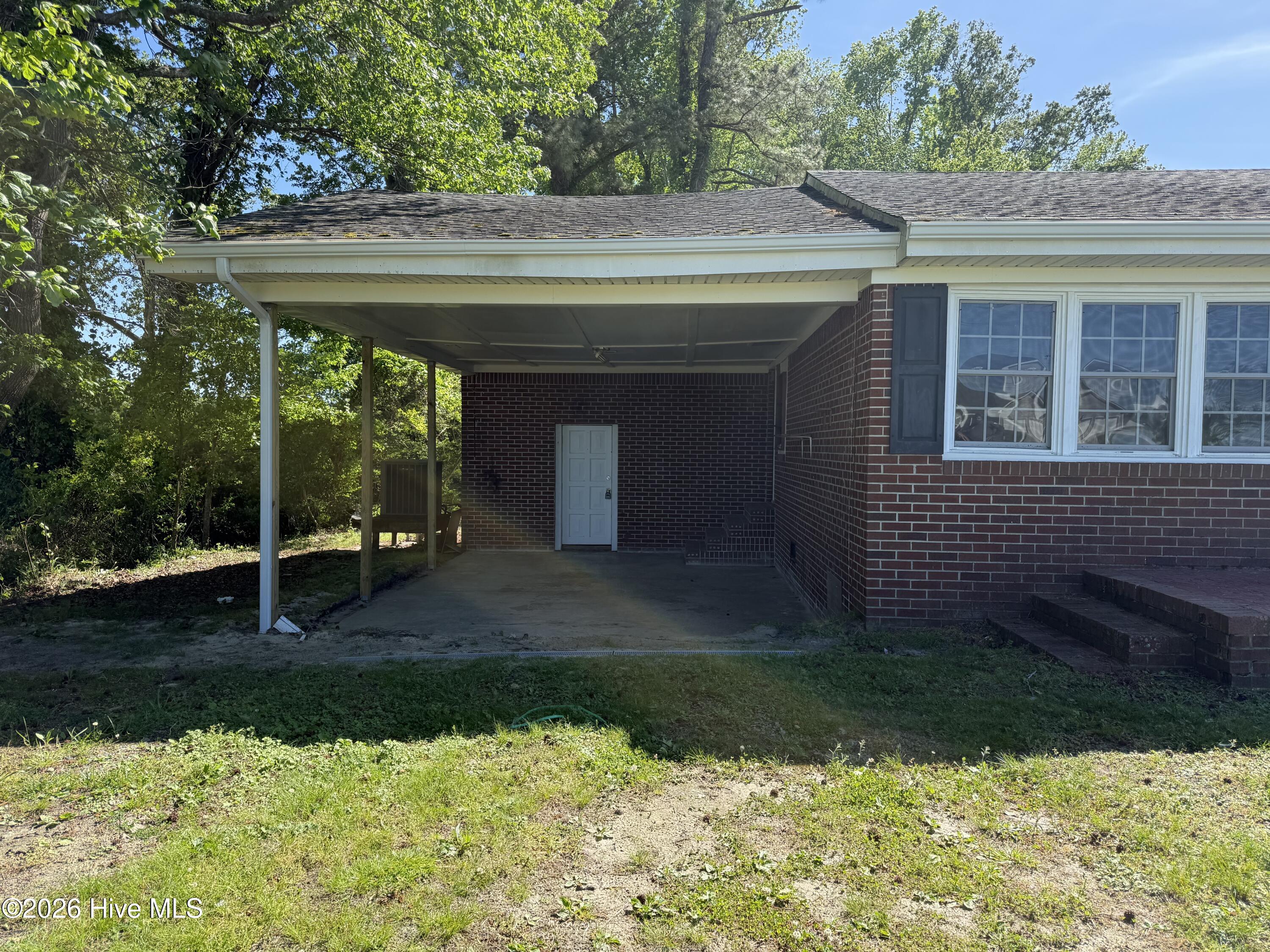 213 Country Club Road Property Photo 2