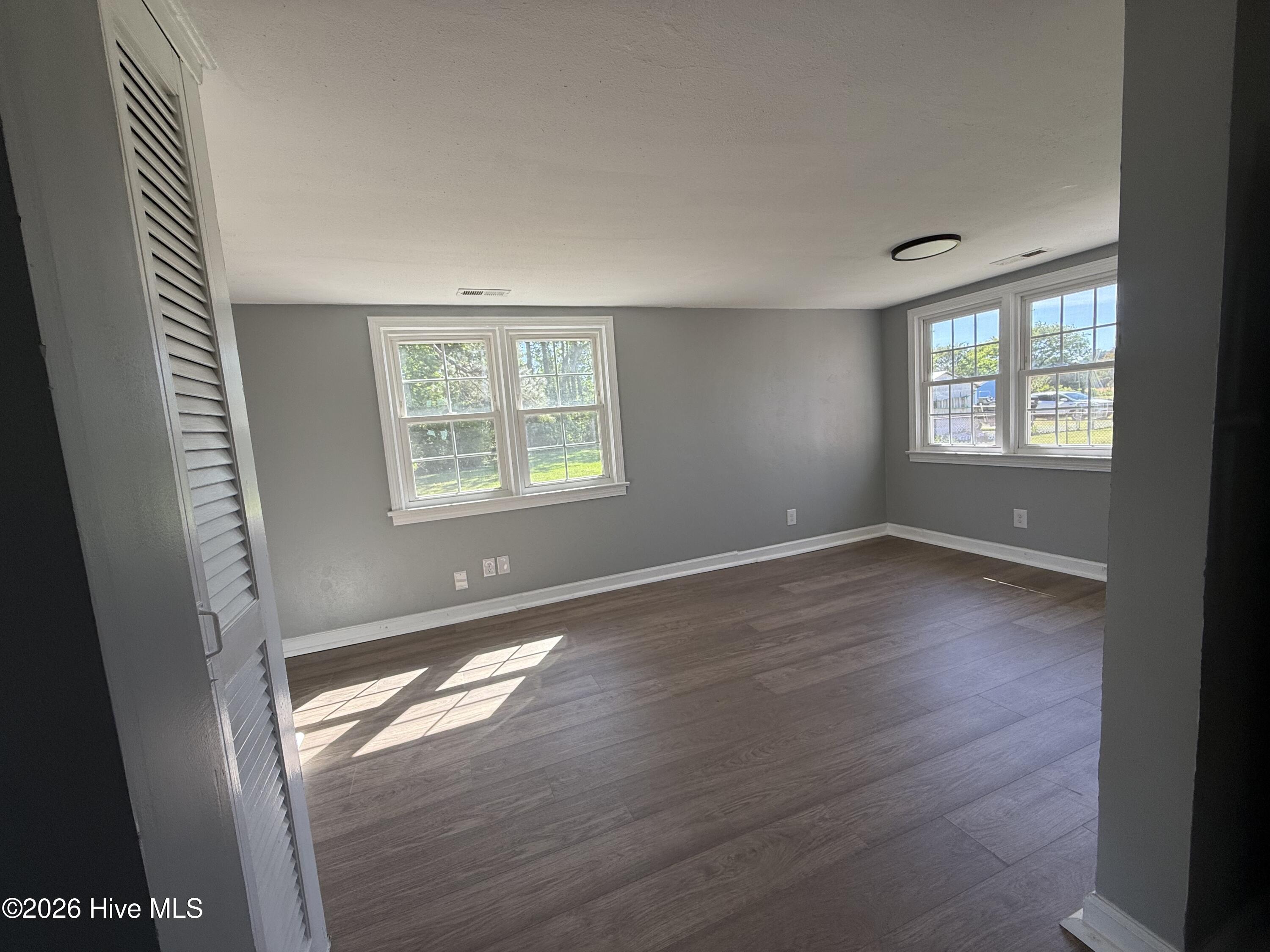 213 Country Club Road Property Photo 5