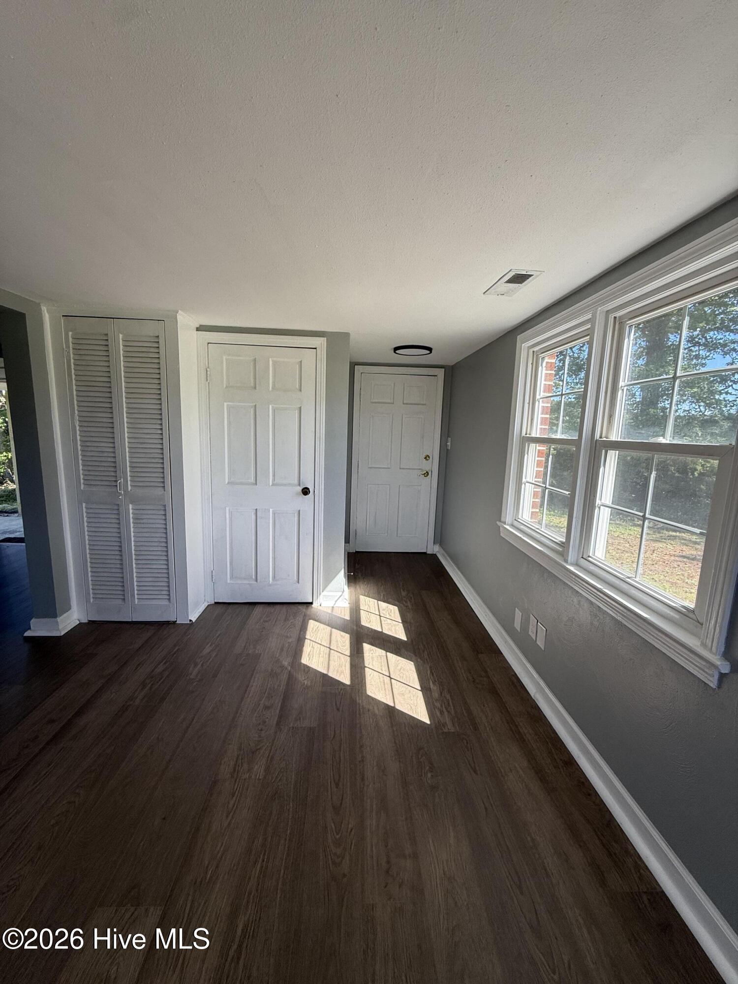 213 Country Club Road Property Photo 6