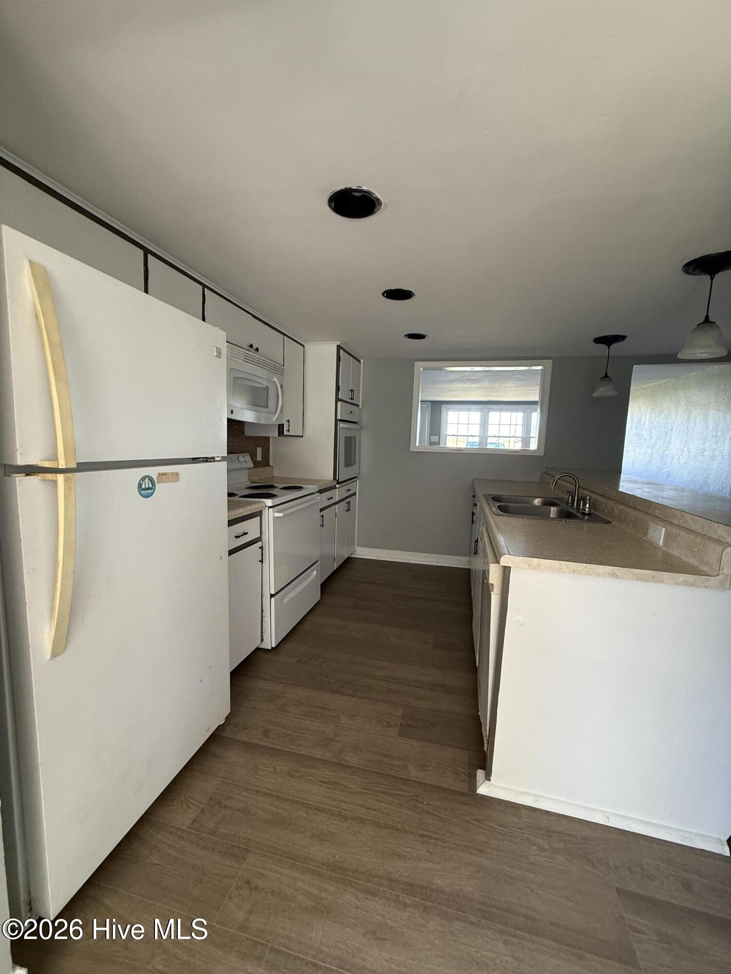 213 Country Club Road Property Photo 8