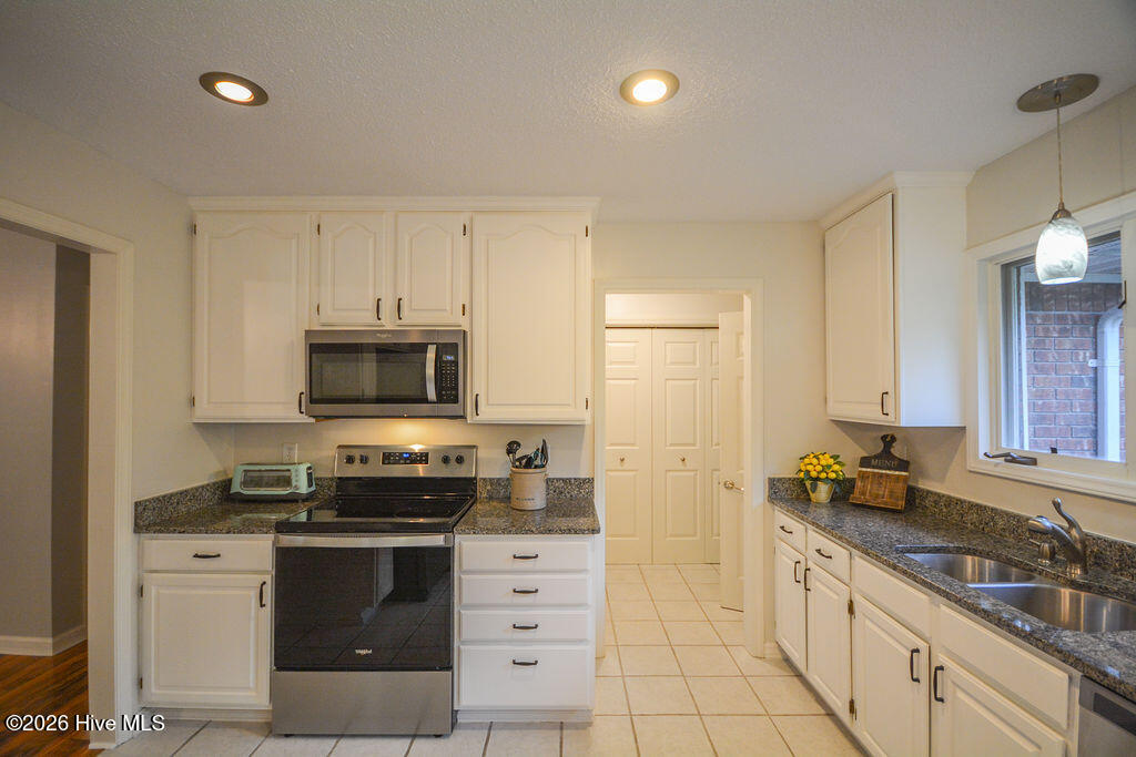 6 Spruce Lane Property Photo 17