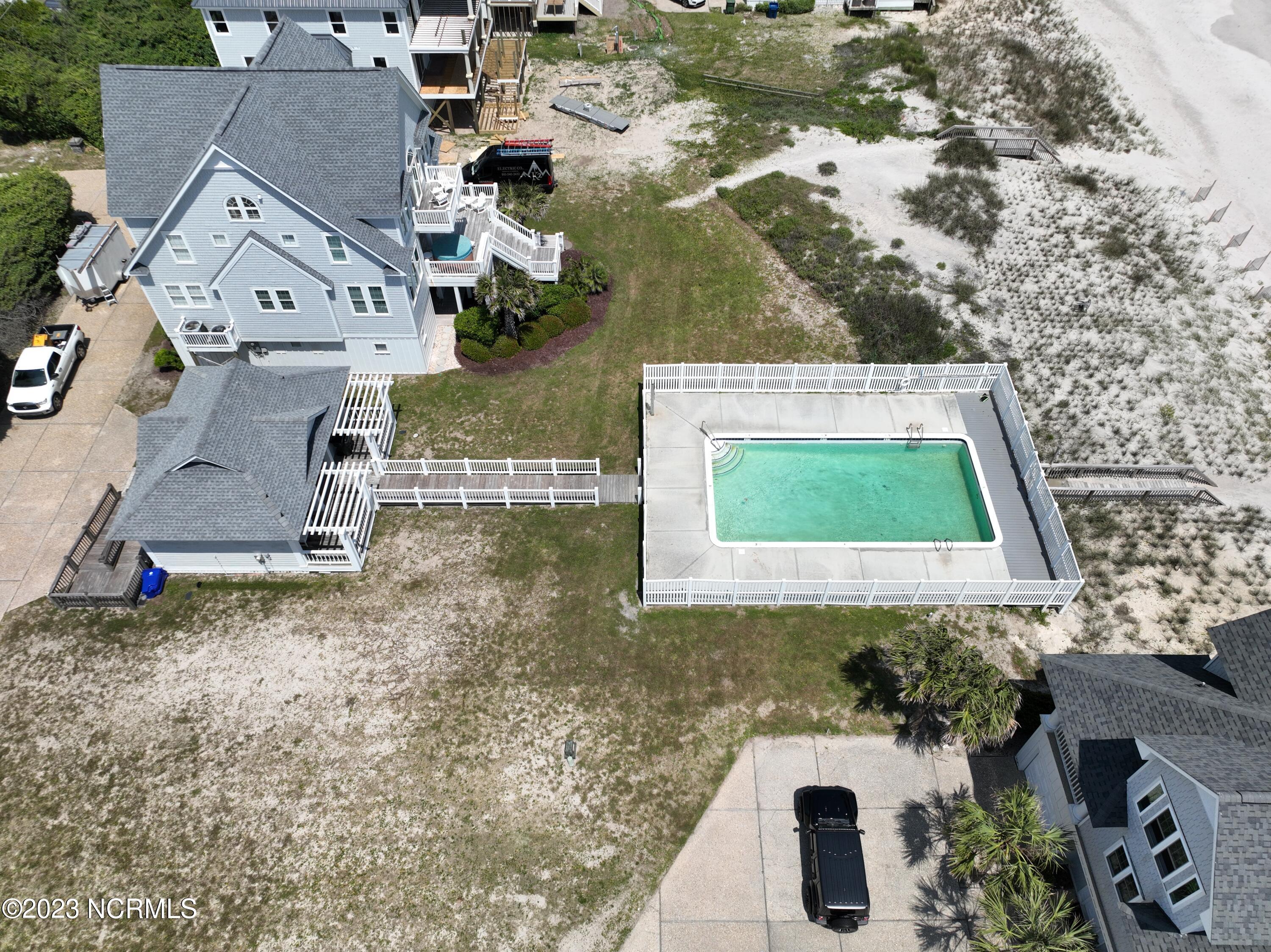 4300 Island Drive Property Photo 8